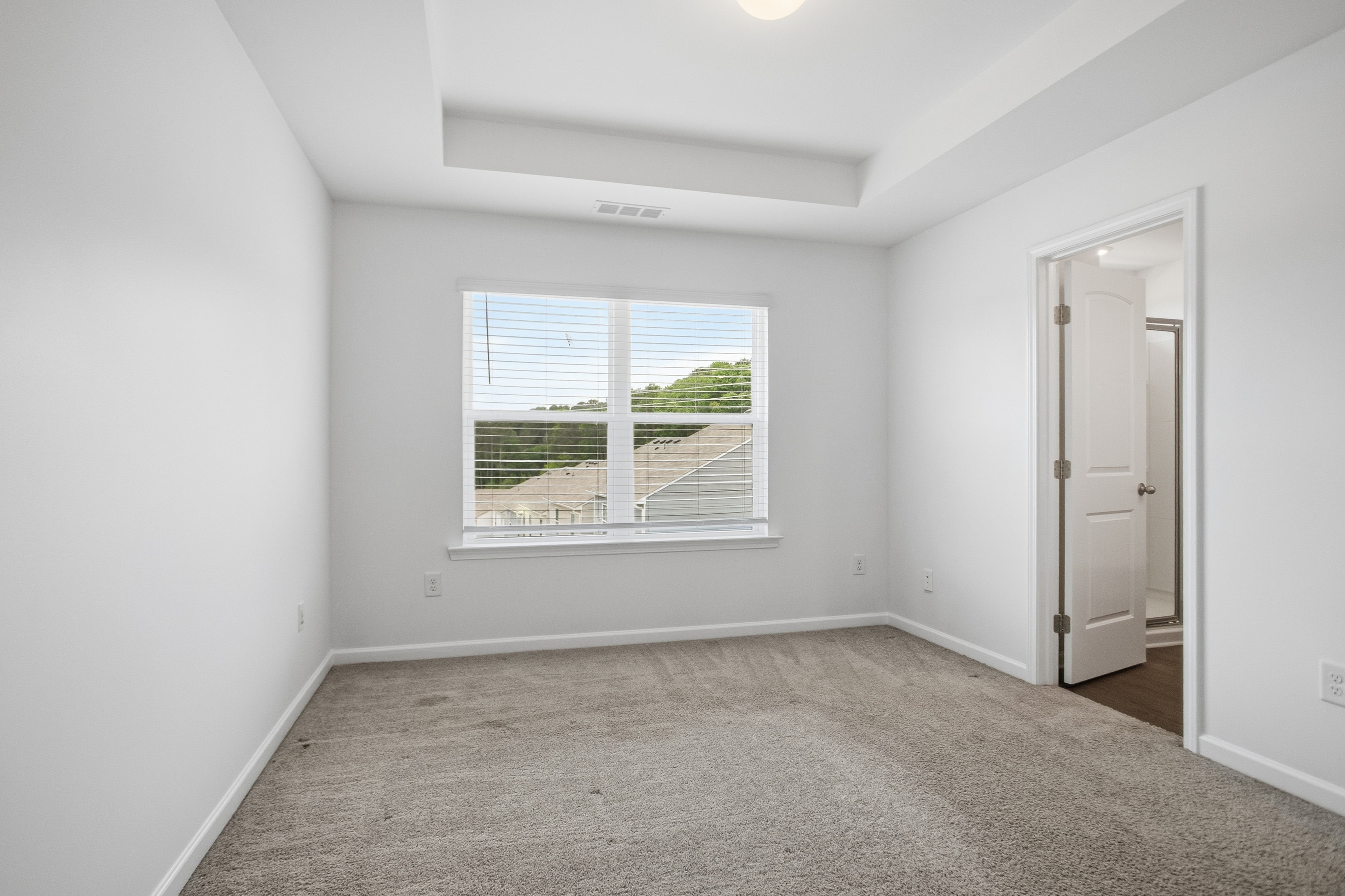 Photo 4 of 42 of 505 Ruths Dr, Woodstock, GA