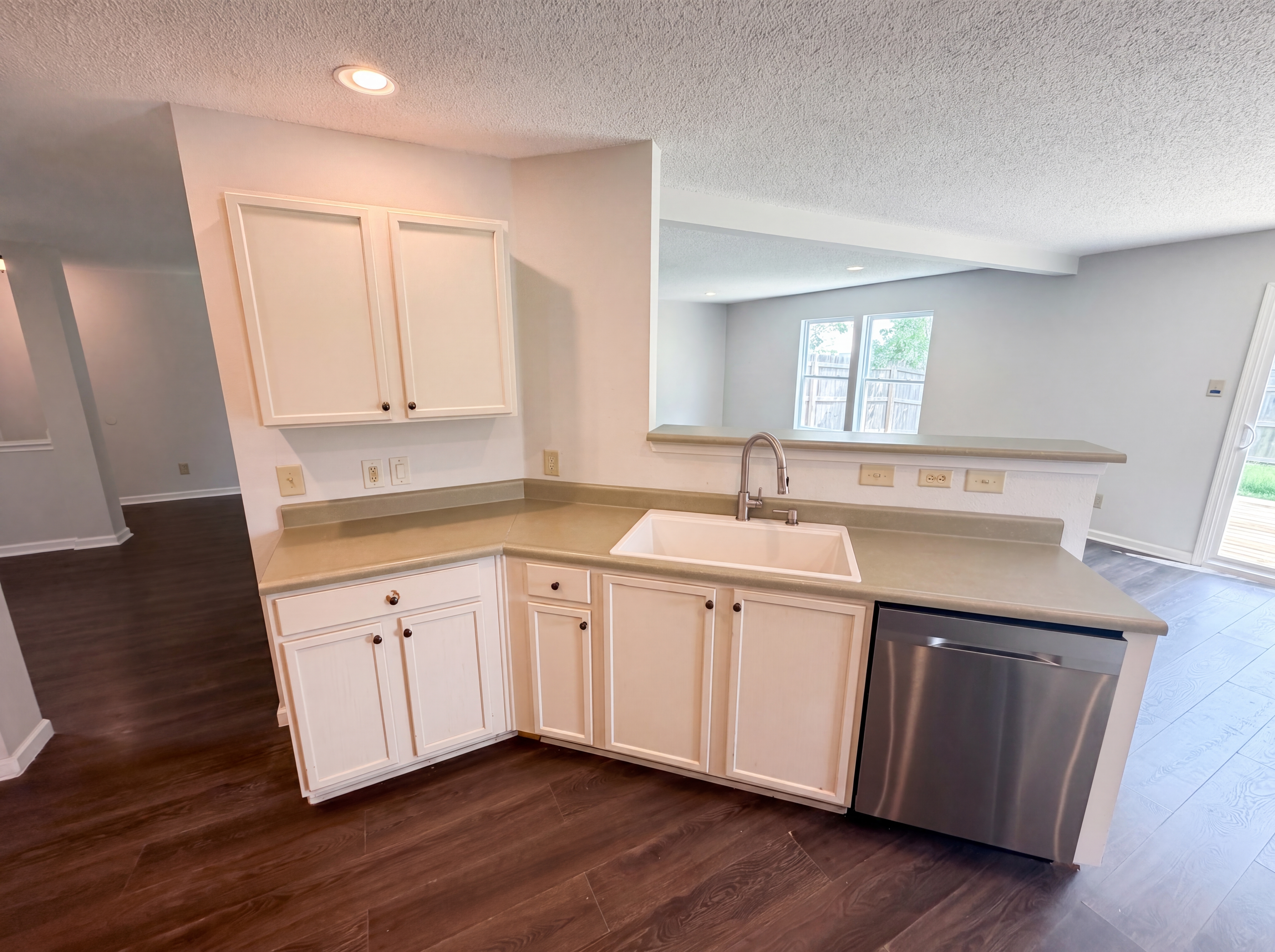 Photo 6 of 23 of 8134 S Firefly Dr, Pendleton, IN