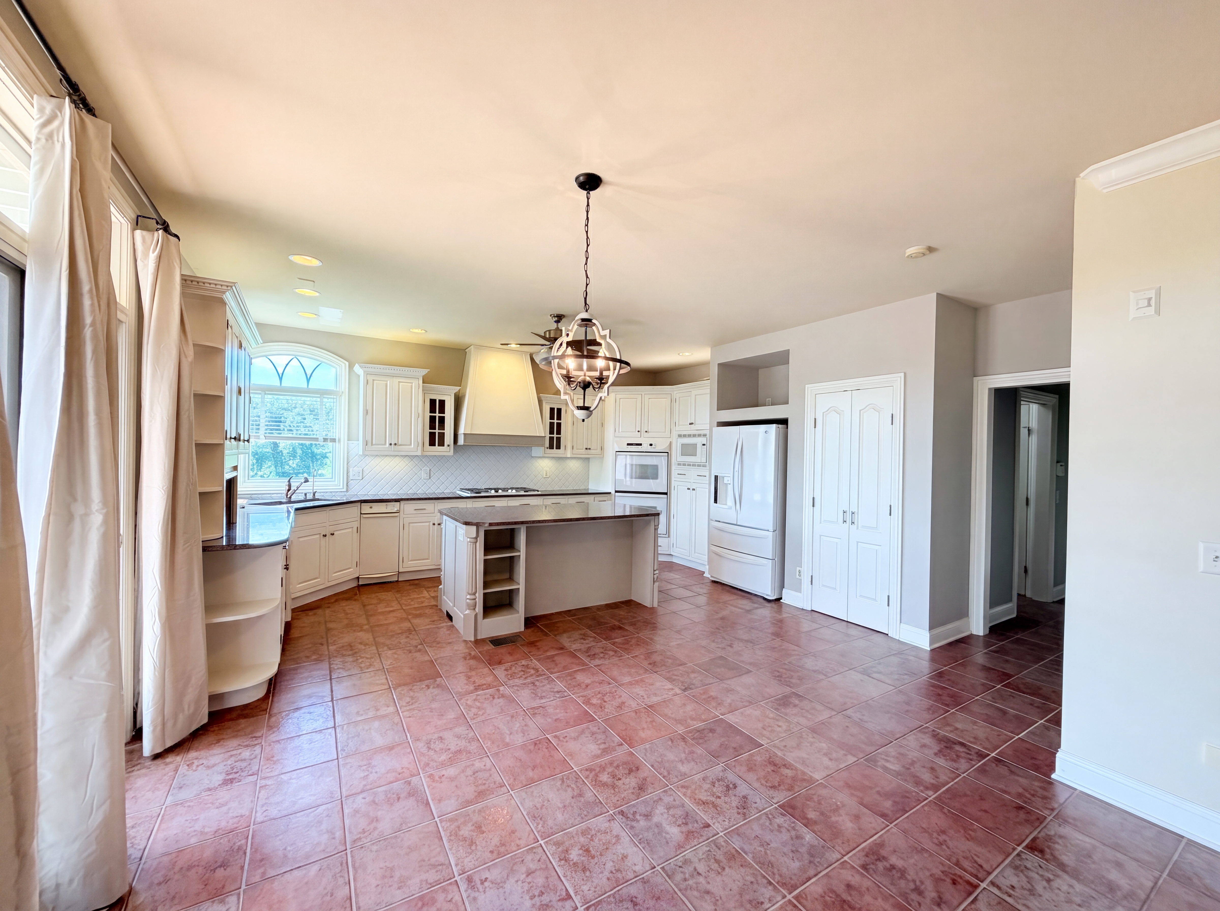 Photo 6 of 38 of 7087 Bridgetown Rd, Cincinnati, OH