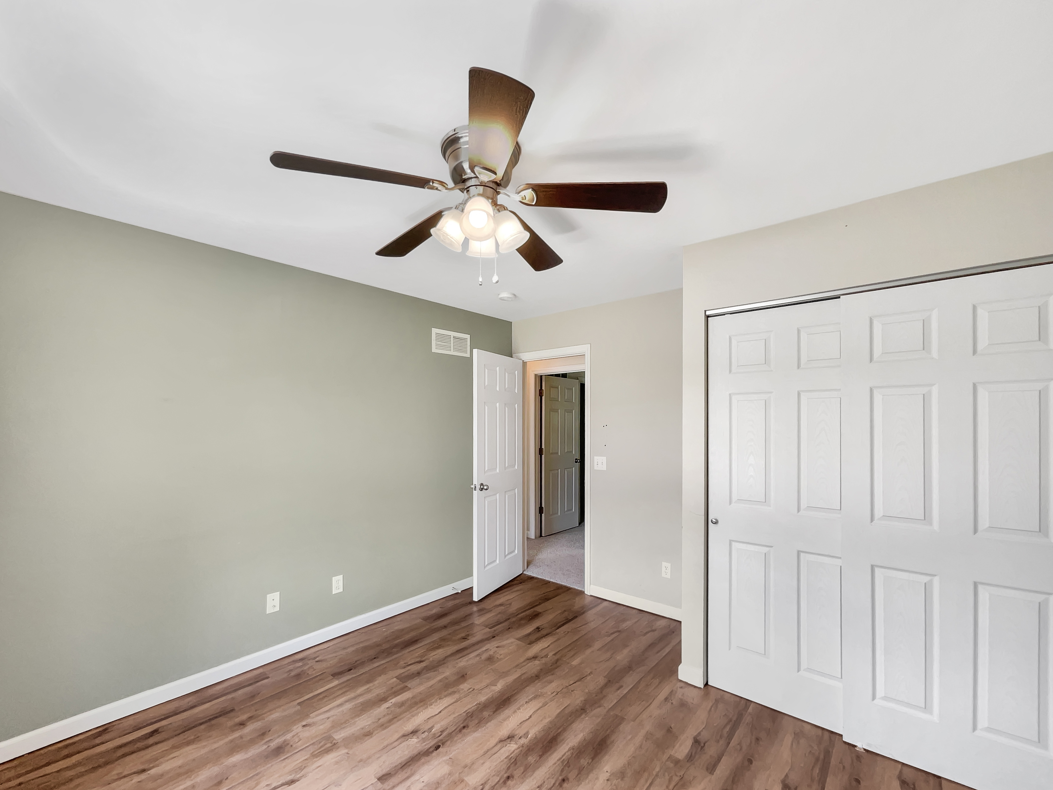 Photo 16 of 25 of 191 Gardenia Dr, Troy, MO