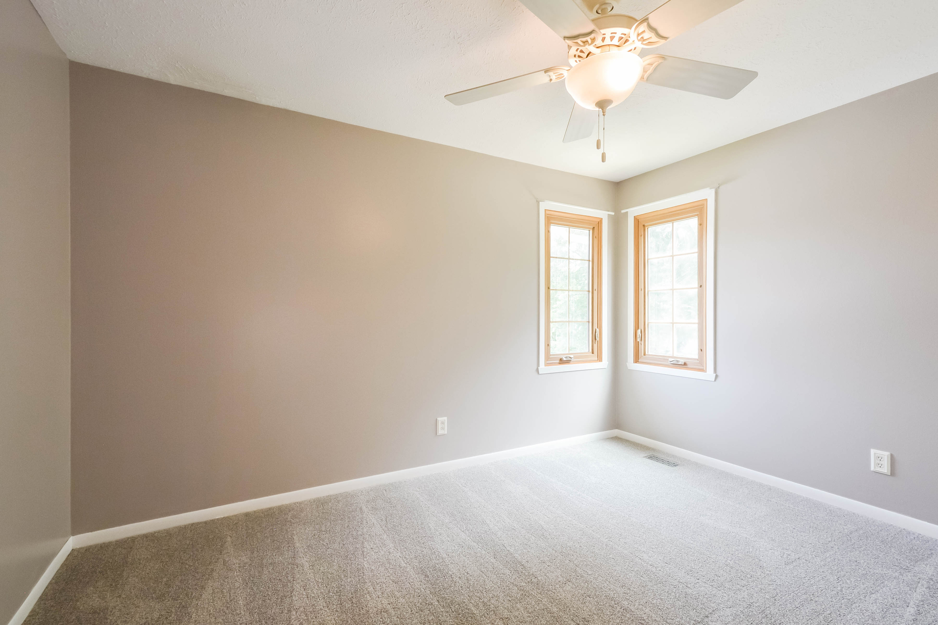 Photo 67 of 79 of 1503 Featherstone Rd, Rockford, IL