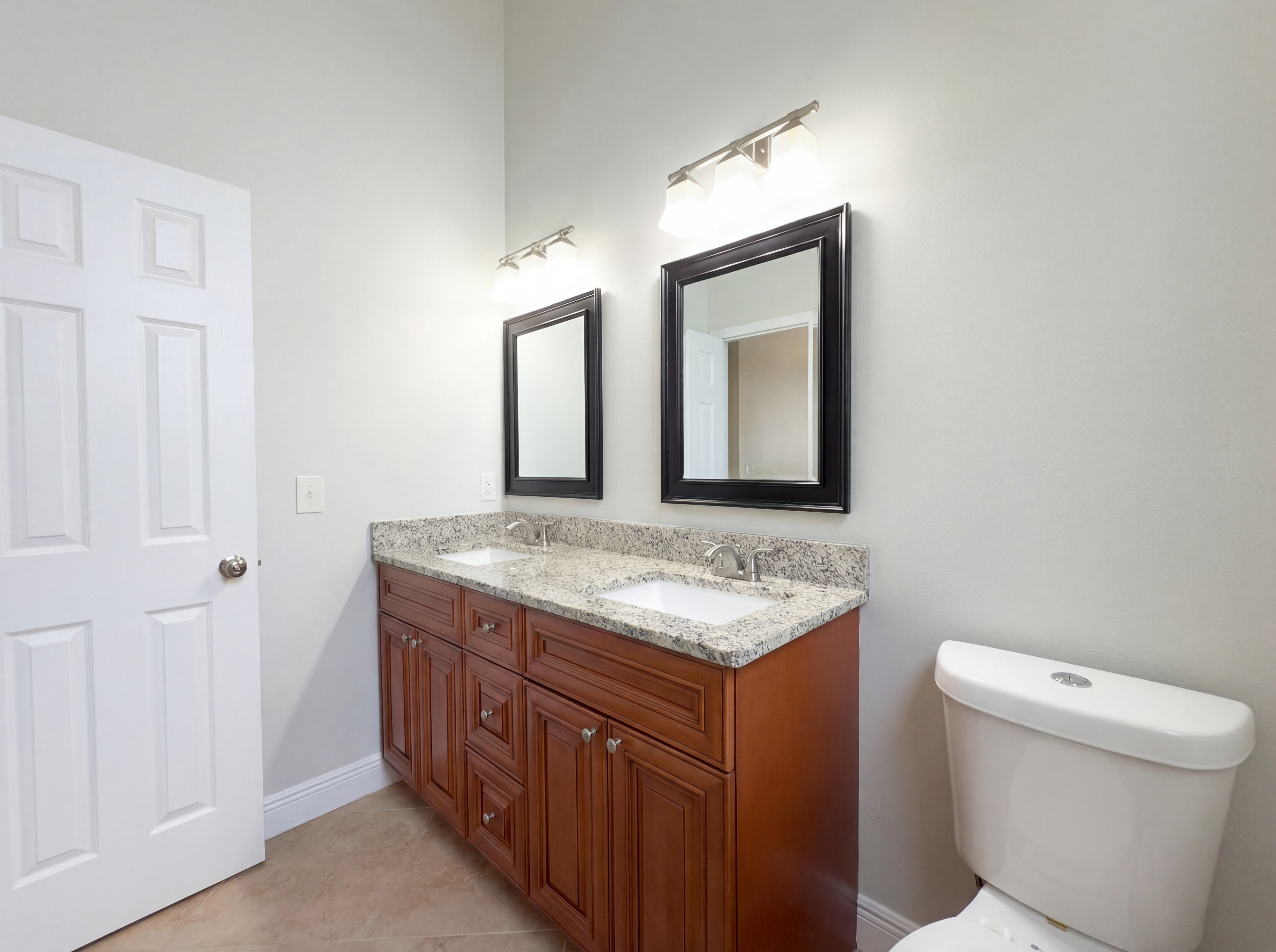 Photo 16 of 18 of 1696 Chatham Cir, Apopka, FL