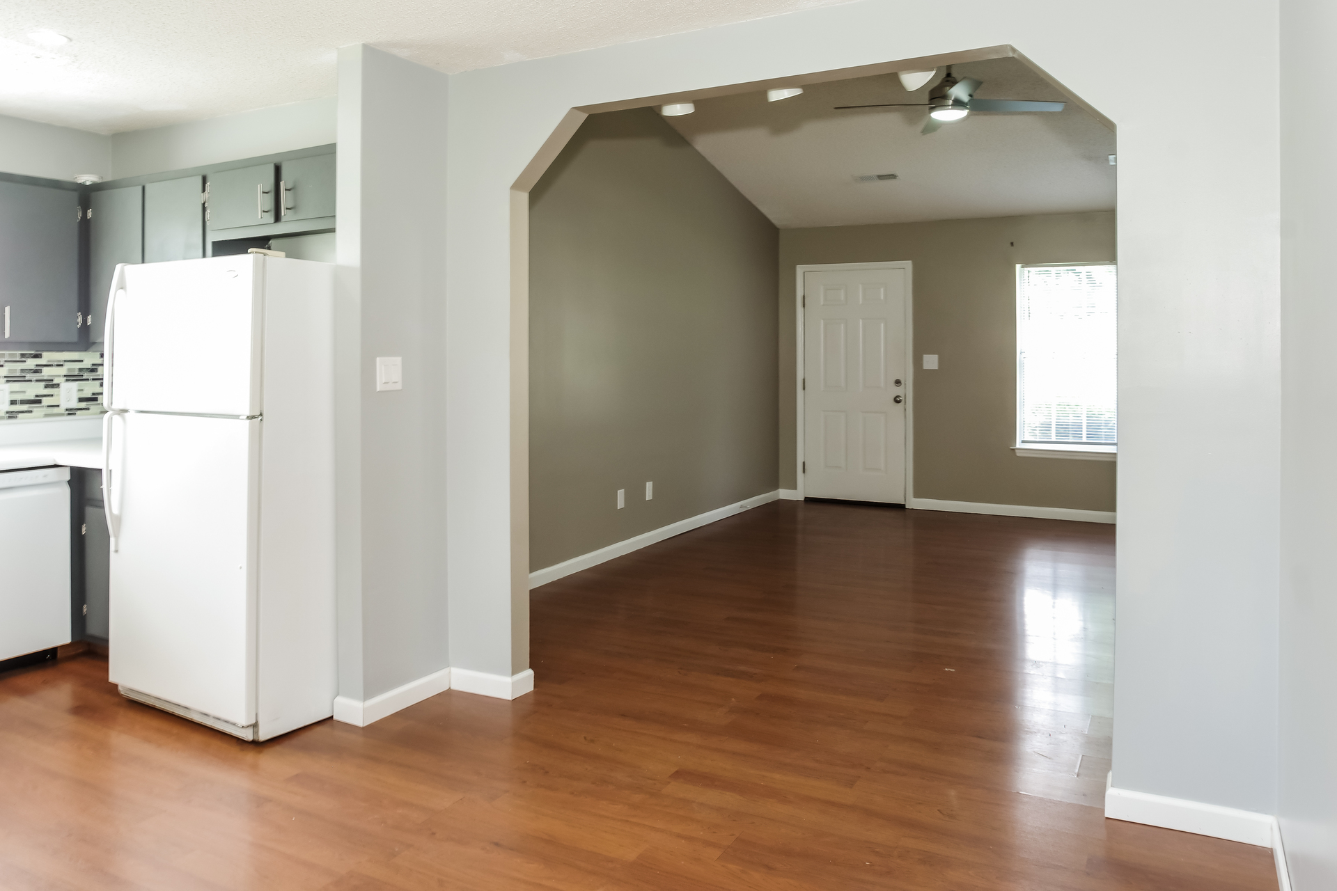 Photo 4 of 21 of 338 Buffalo Creek Dr, Toney, AL