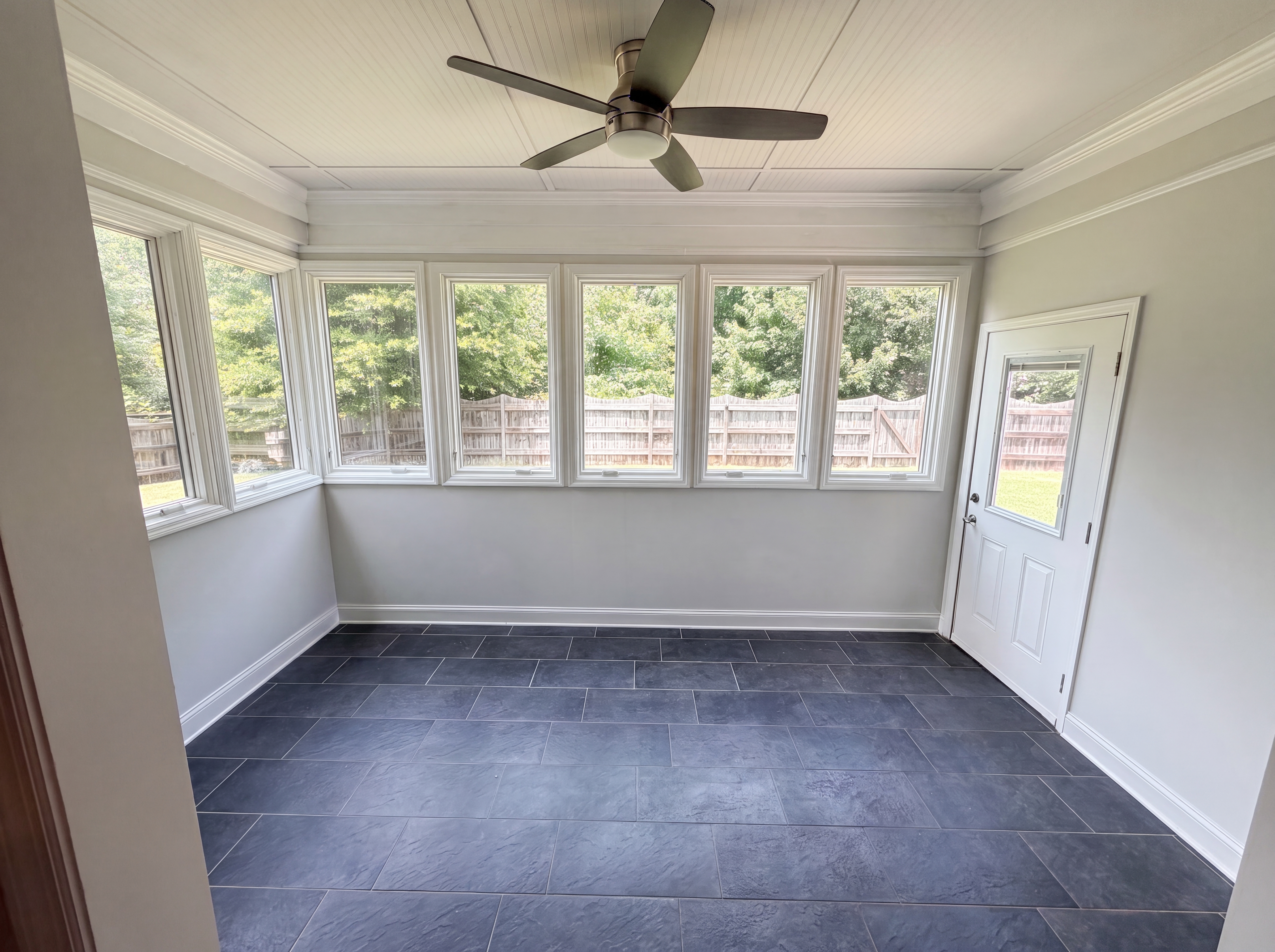 Photo 9 of 24 of 165 Calverton Ln, Tyrone, GA