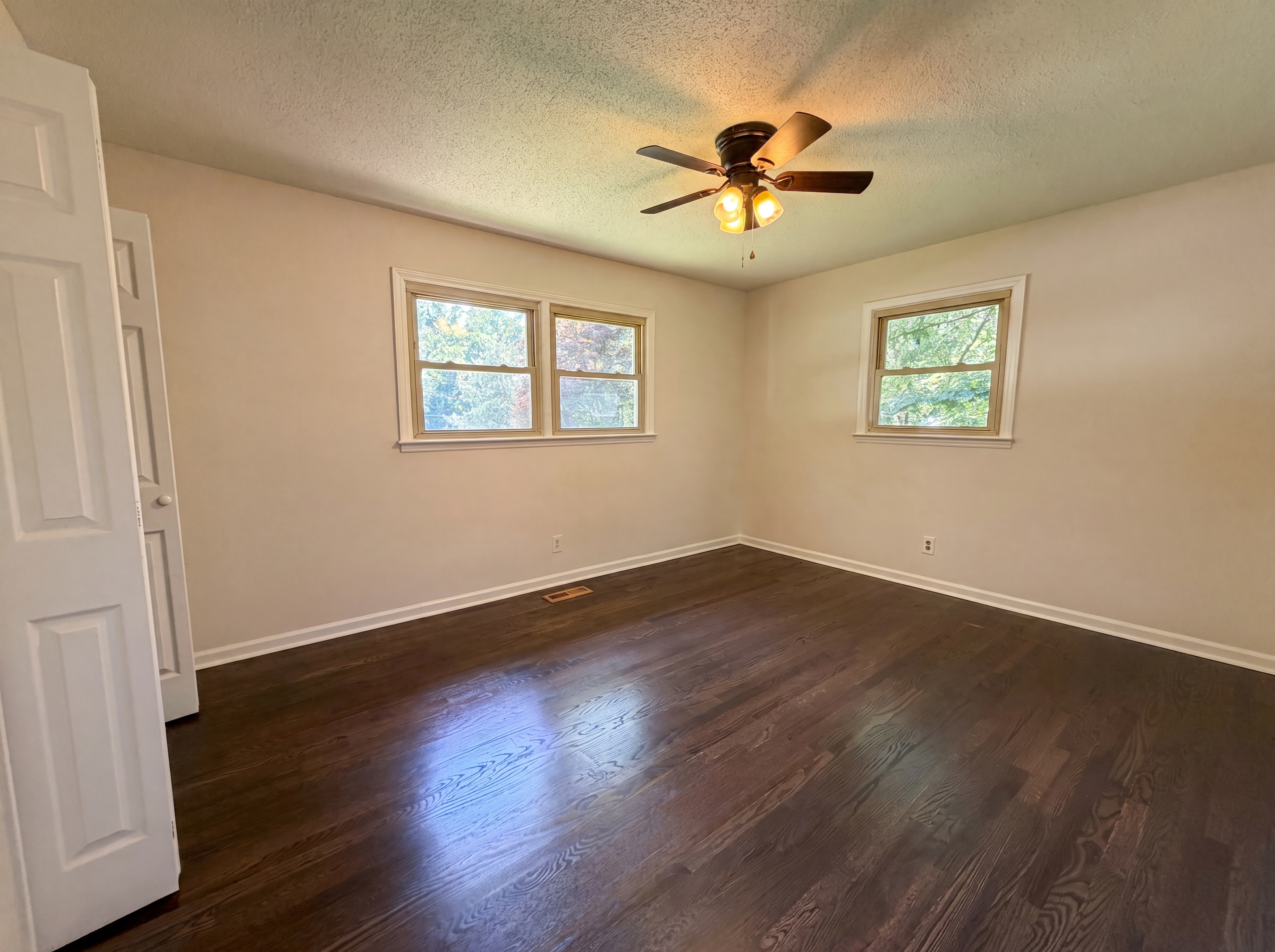Photo 9 of 16 of 2418 Woodbridge Dr, Gastonia, NC