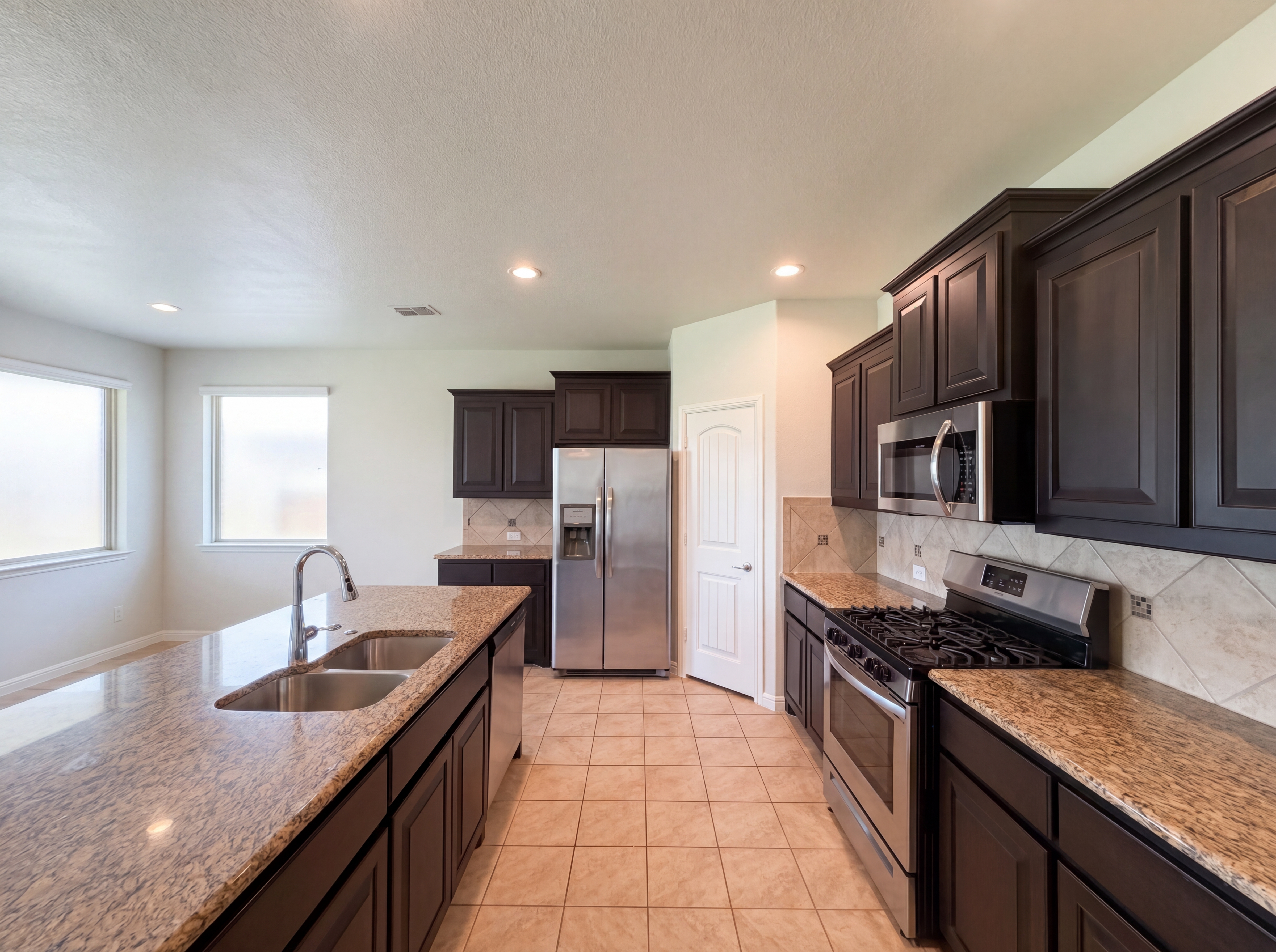 Photo 2 of 21 of 4312 Chicory Ct, Denton, TX