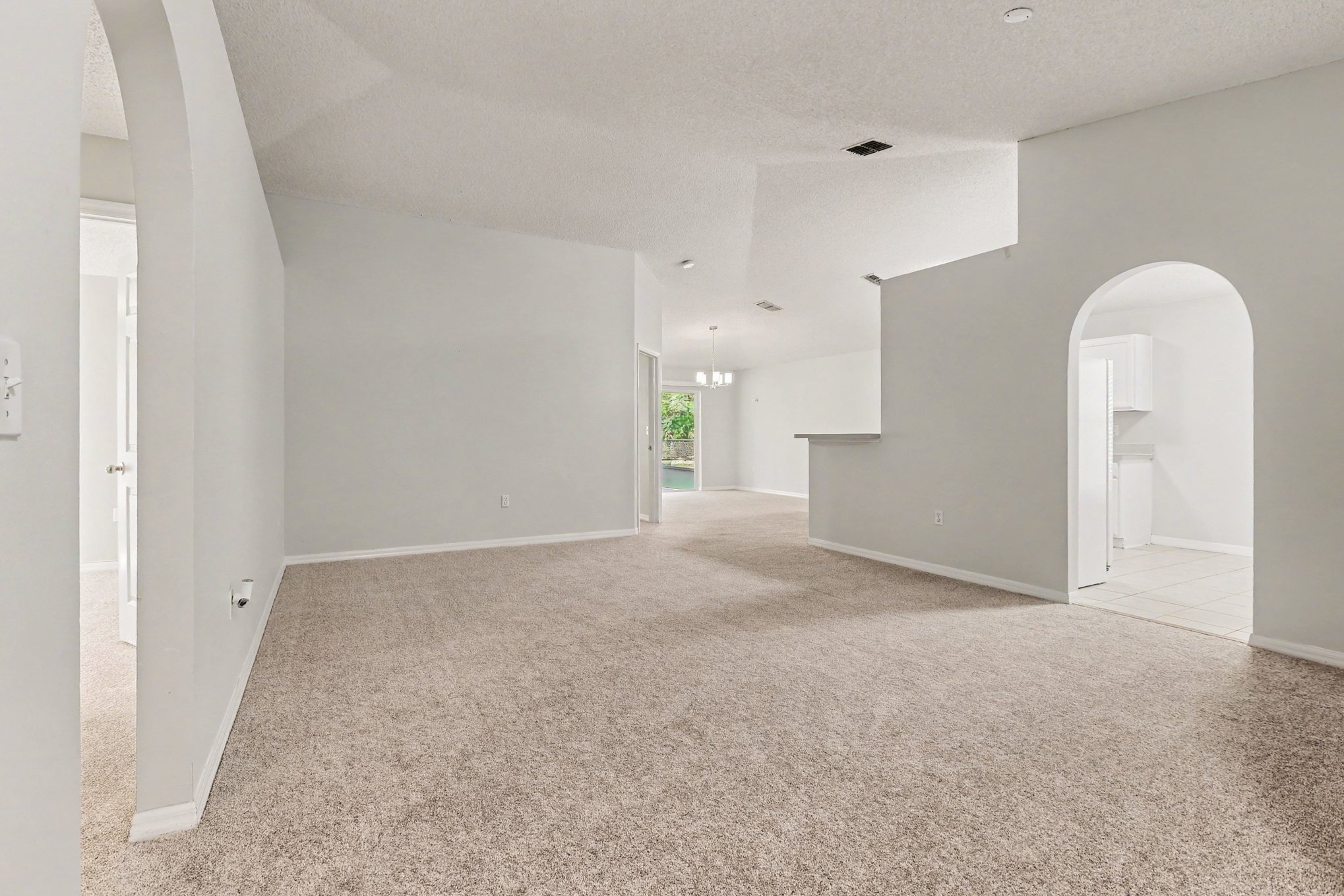 Photo 9 of 27 of 262 SW Panther Trce, Port Saint Lucie, FL