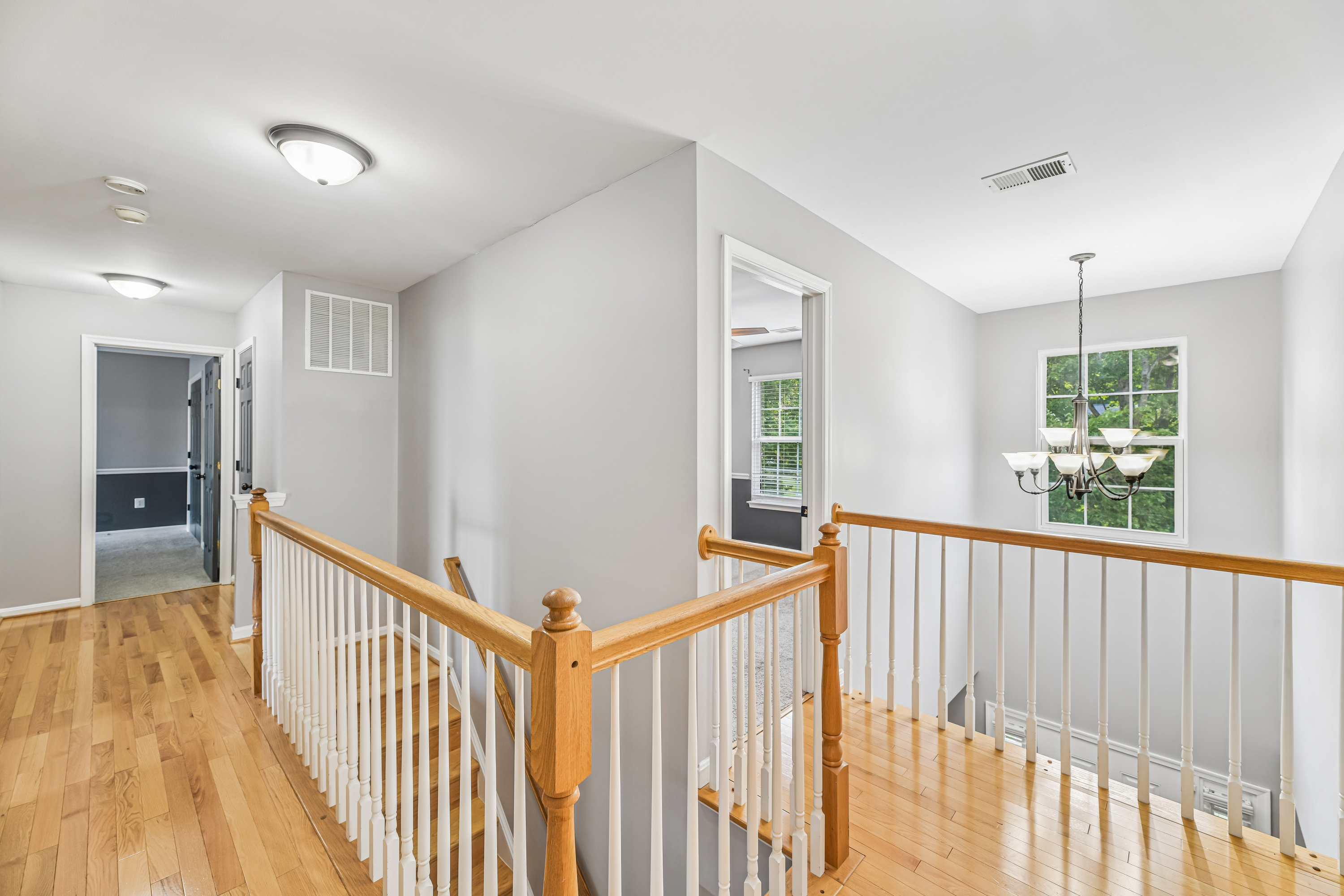 Photo 11 of 84 of 6046 Persinger House Ct, Manassas, VA