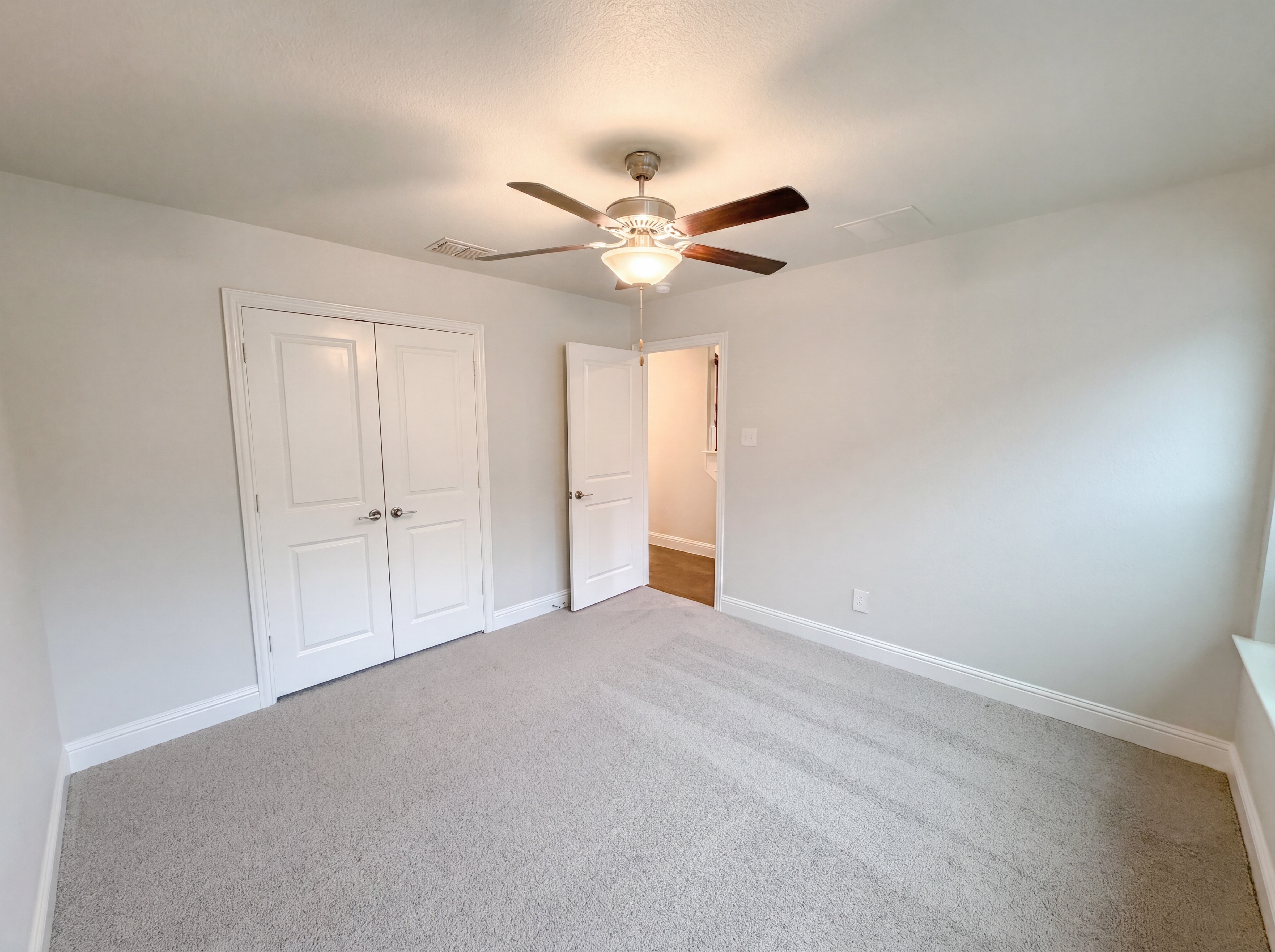 Photo 16 of 31 of 217 Cassandra Ct, Euless, TX
