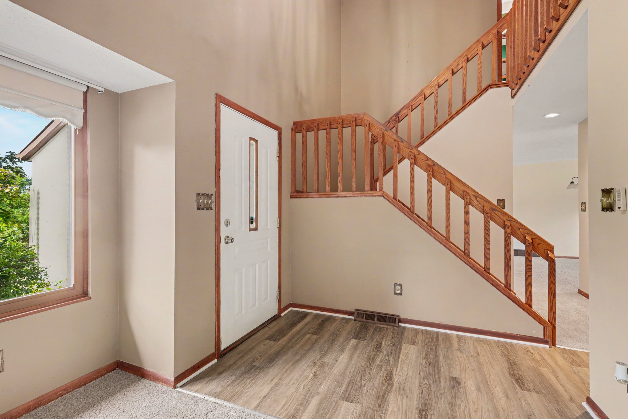 Photo 8 of 18 of 9875 Mentor Rd, Chardon, OH
