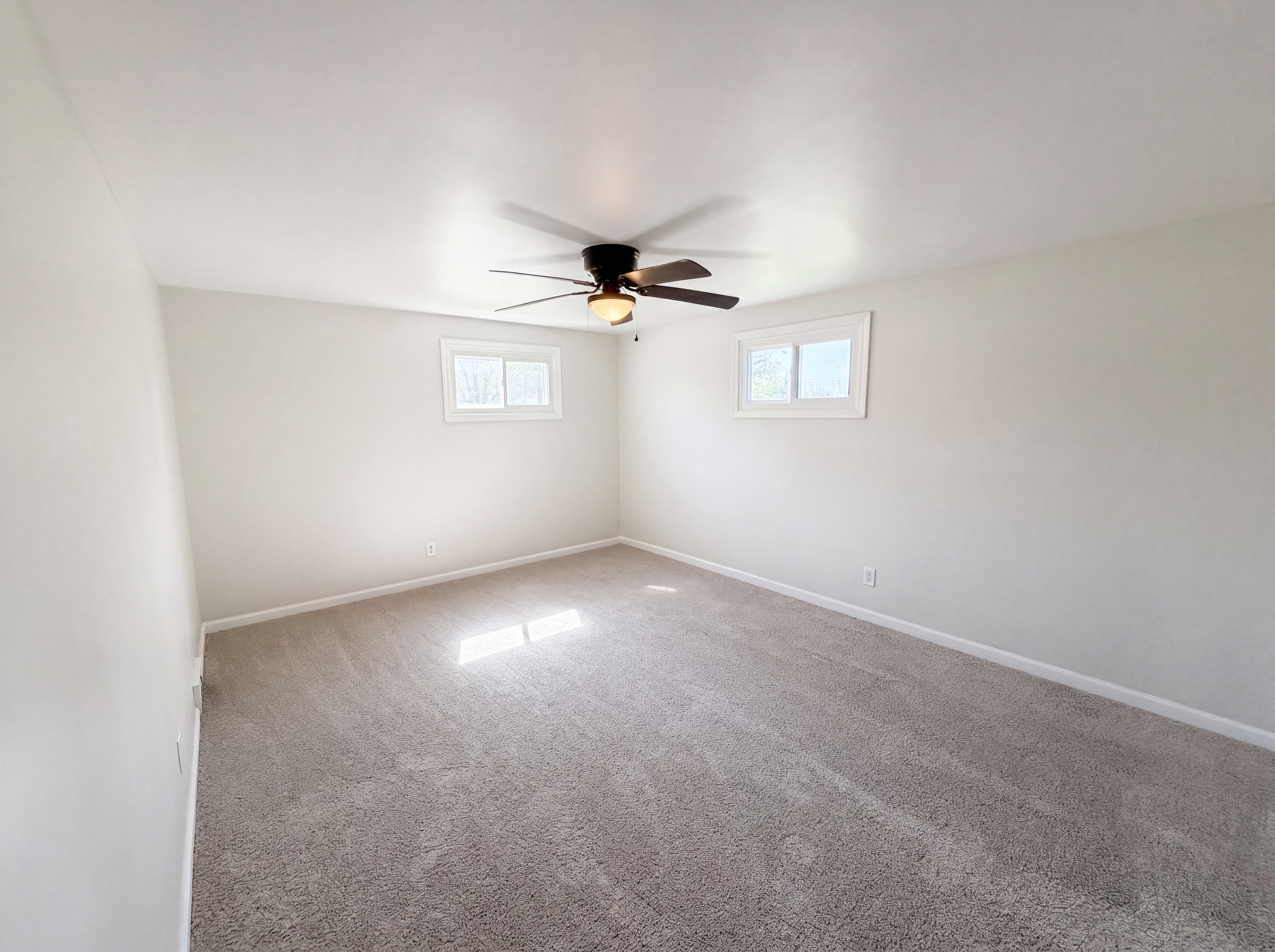 Photo 8 of 21 of 10338 Electric Blvd, Northfield, OH