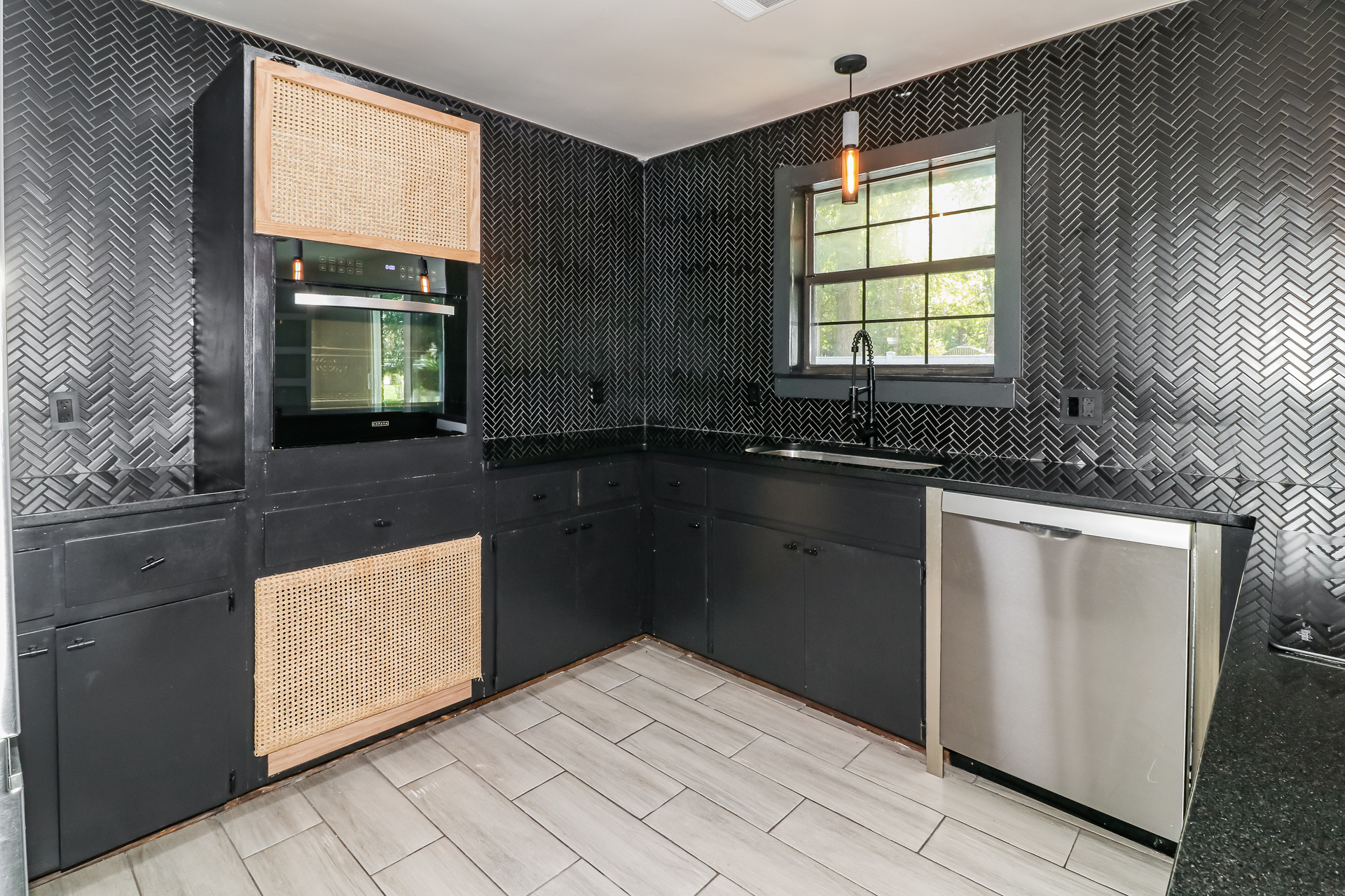 Photo 2 of 19 of 104 Adon St, Reidsville, GA