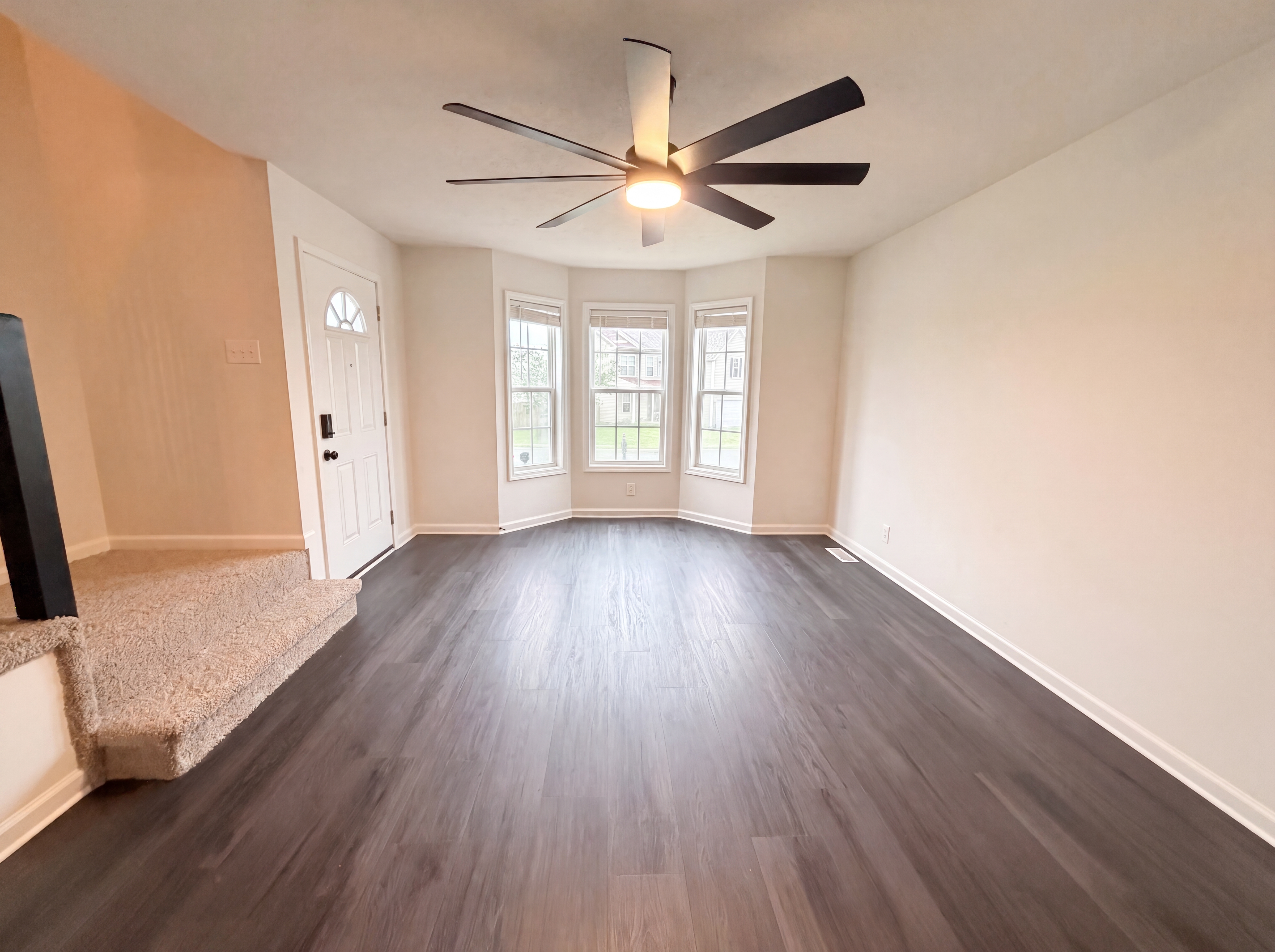 Photo 3 of 22 of 3432 Fox Meadow Way, Clarksville, TN
