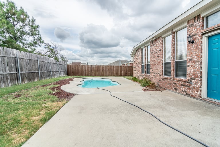 Photo 19 of 21 - 410 Stefhanie Dr, Celina, TX 75009