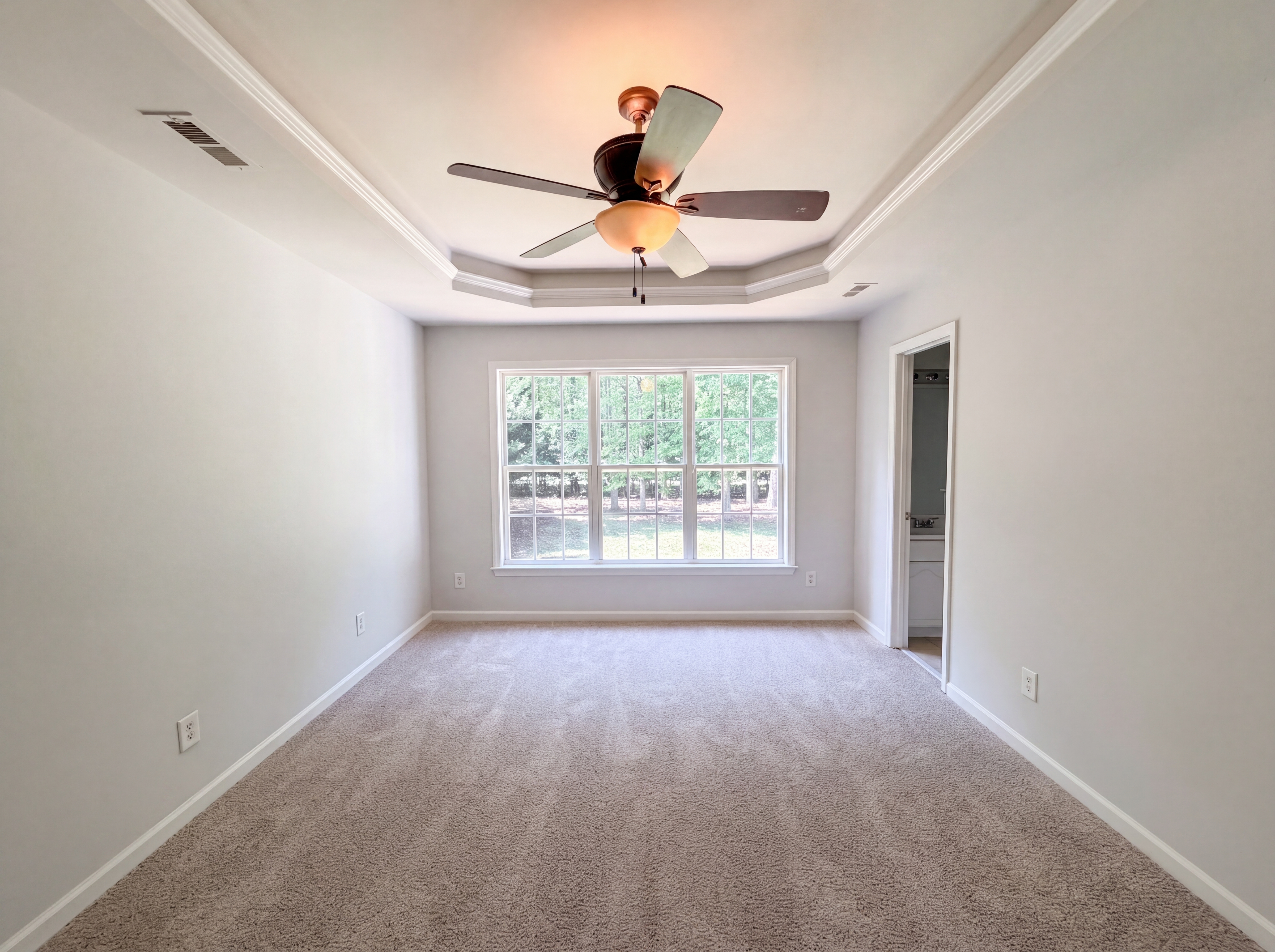 Photo 4 of 18 of 522 Shawnee Dr, Louisburg, NC