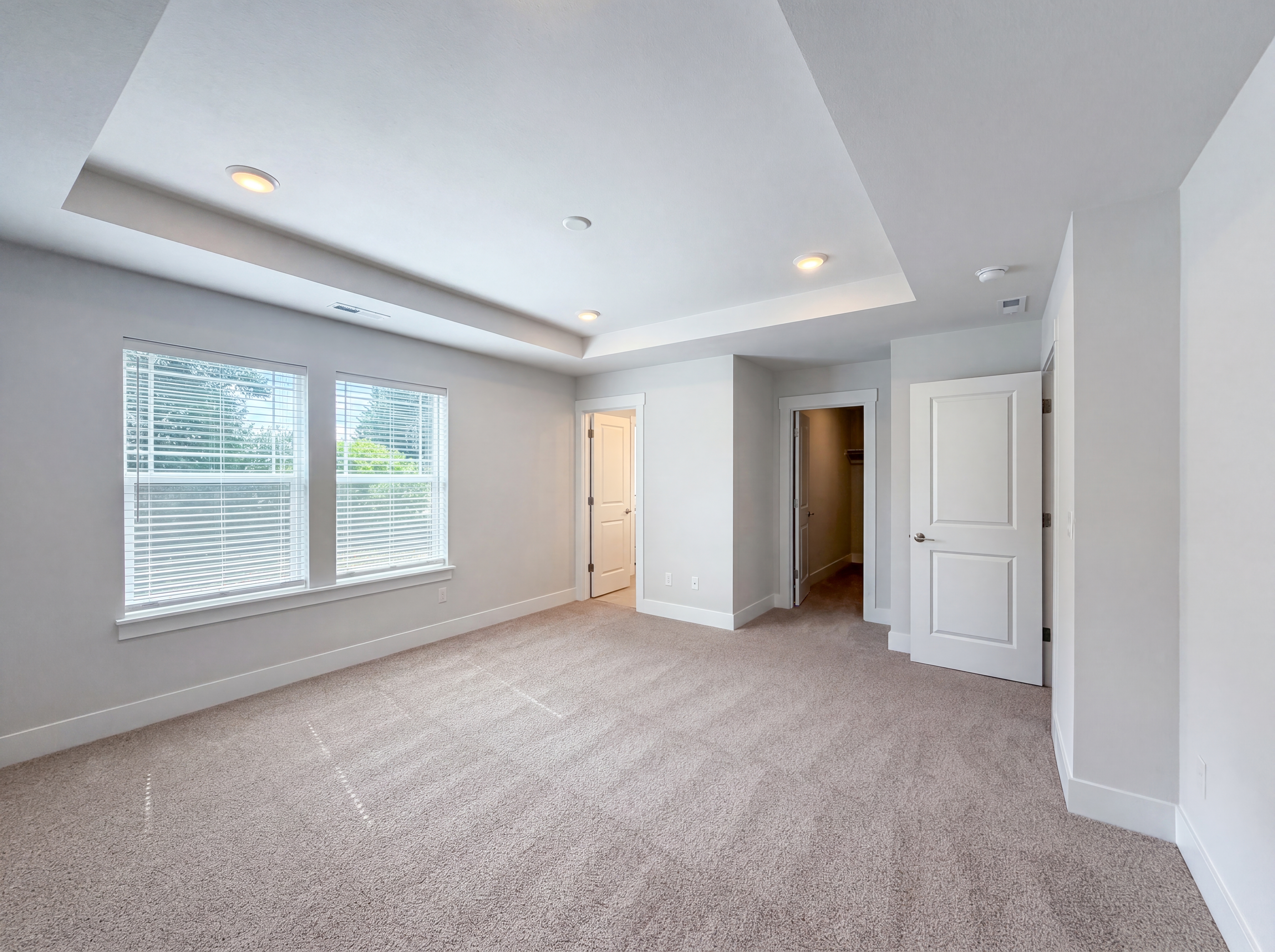 Photo 4 of 24 of 12706 SW Incline Dr, Beaverton, OR