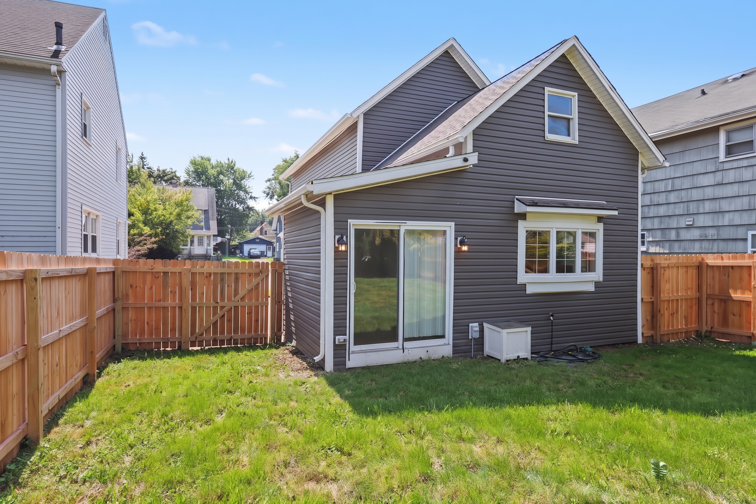 Photo 16 of 19 of 411 7th St, Fairport Harbor, OH