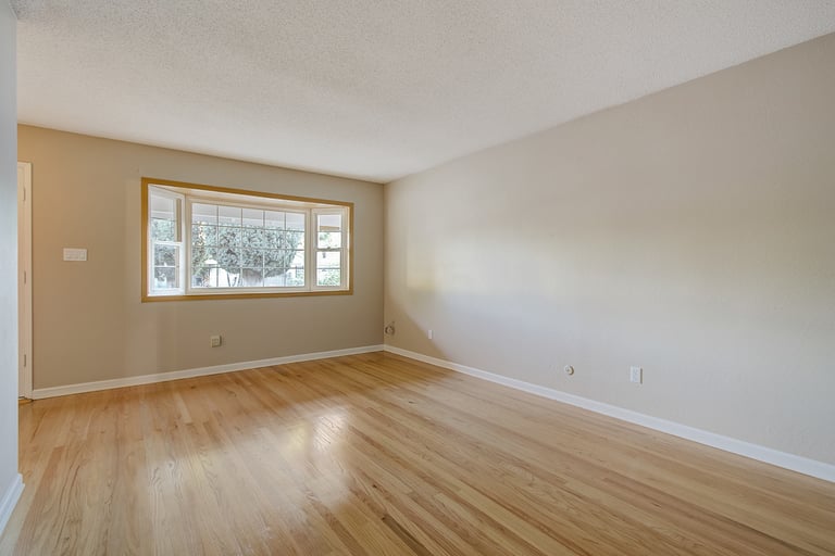 Photo 16 of 40 - 2600 Heidelberg Ct, Sacramento, CA 95826