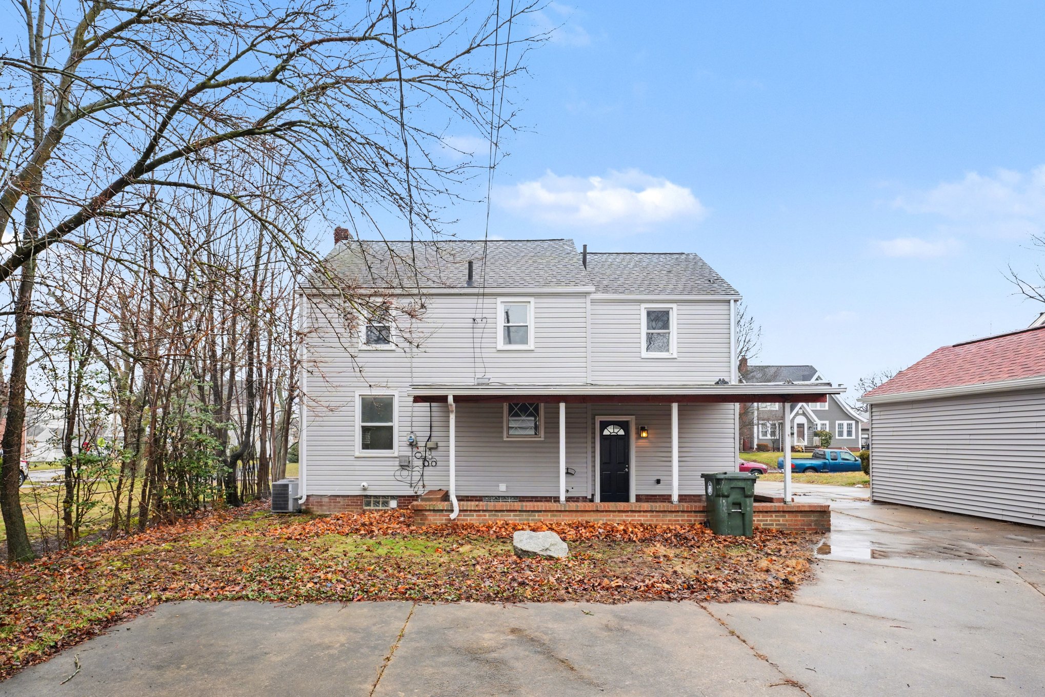 Photo 5 of 17 of 312 Montrose Ave NW, Canton, OH