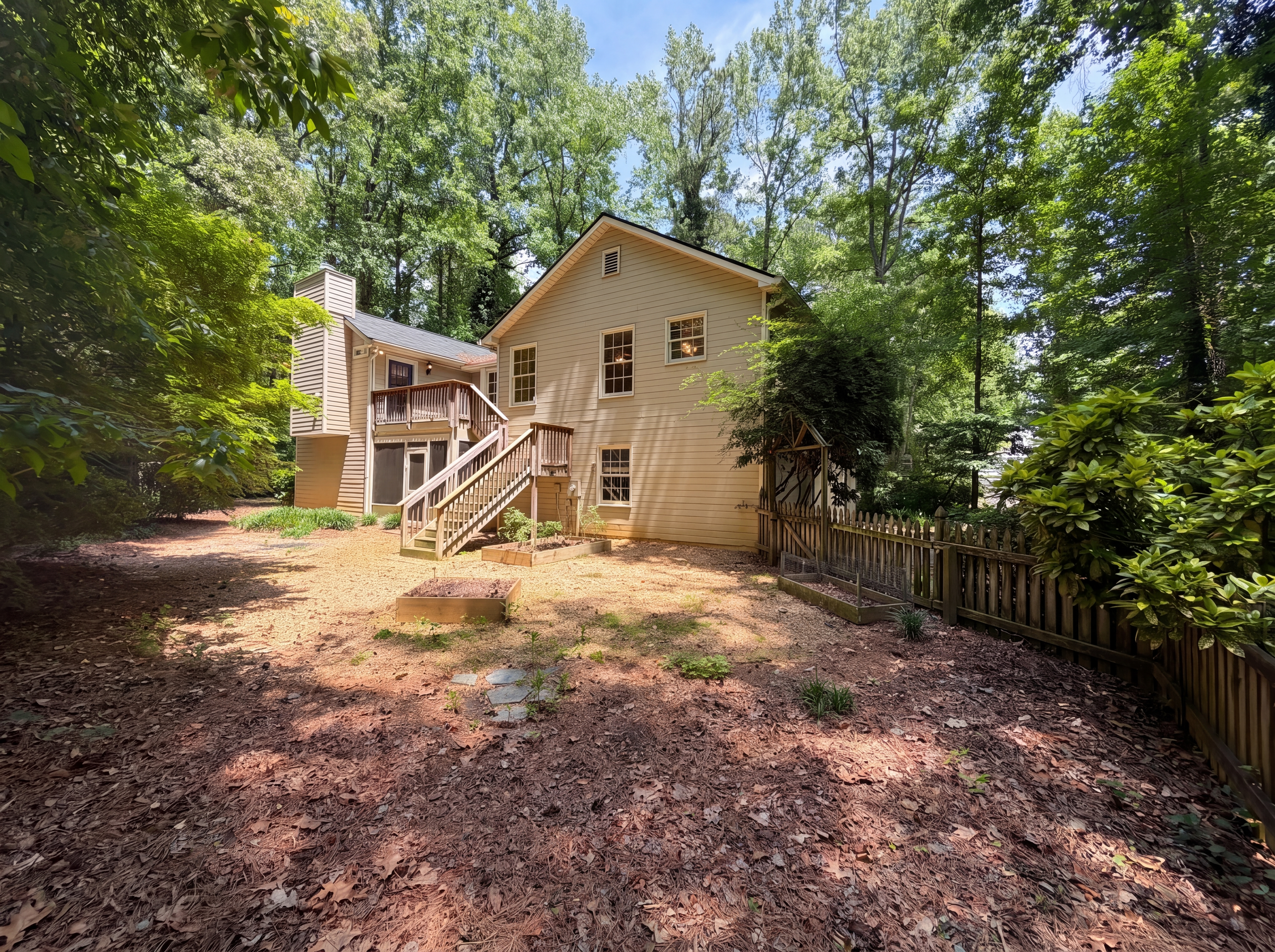 Photo 5 of 17 of 2623 Wellington Dr, Marietta, GA