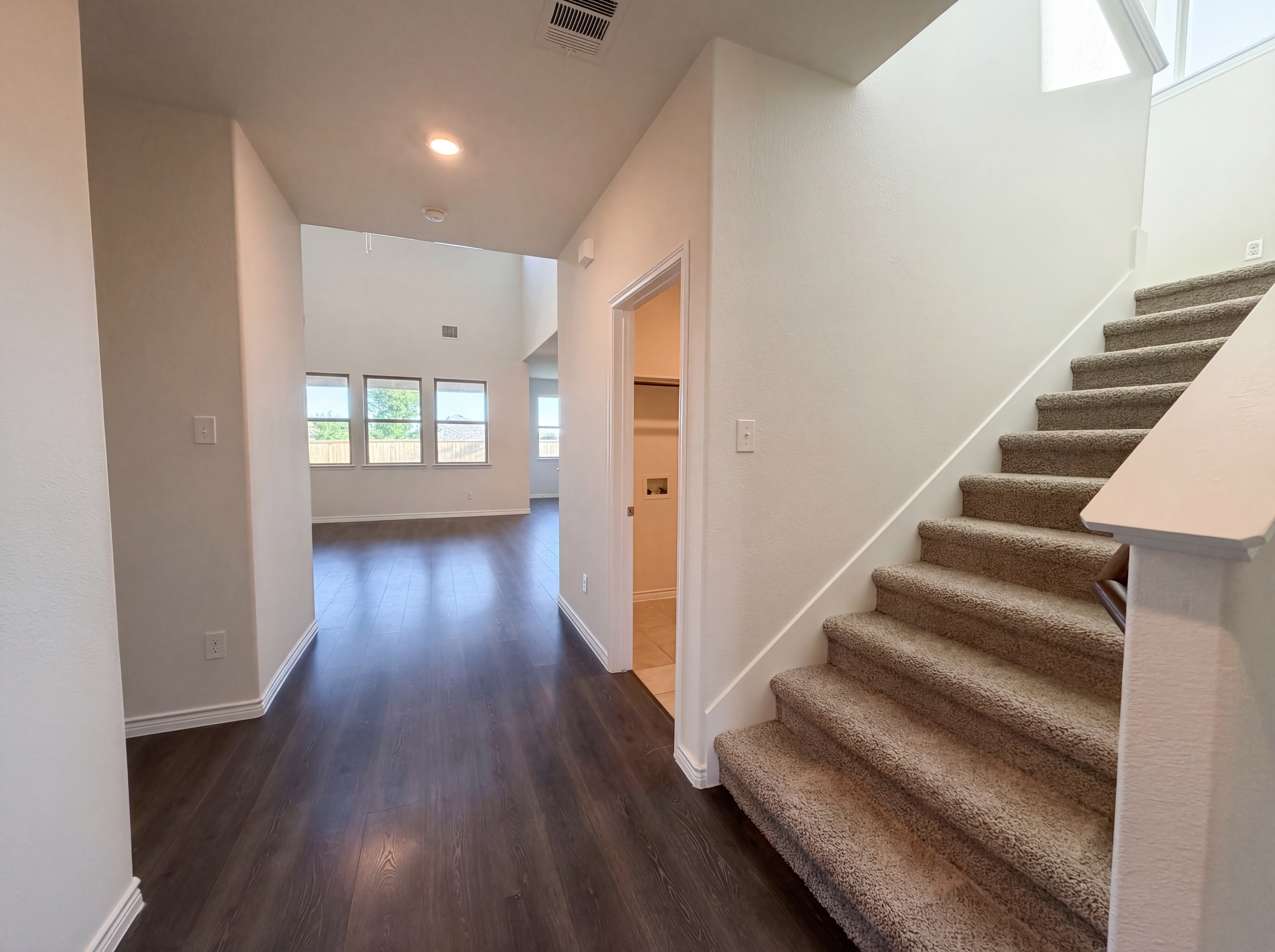 Photo 7 of 25 of 1012 Crepe Myrtle Ln, Anna, TX
