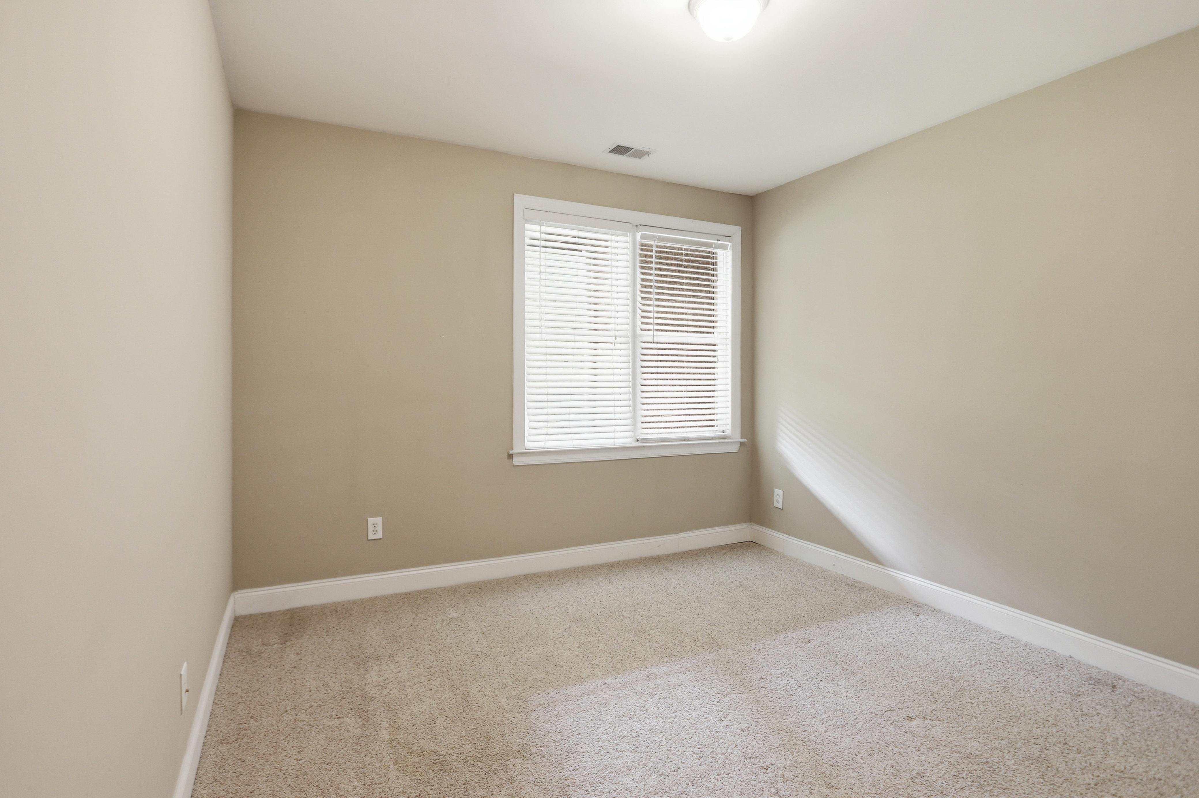 Photo 30 of 46 of 3011 Riverstone Trl, Atlanta, GA