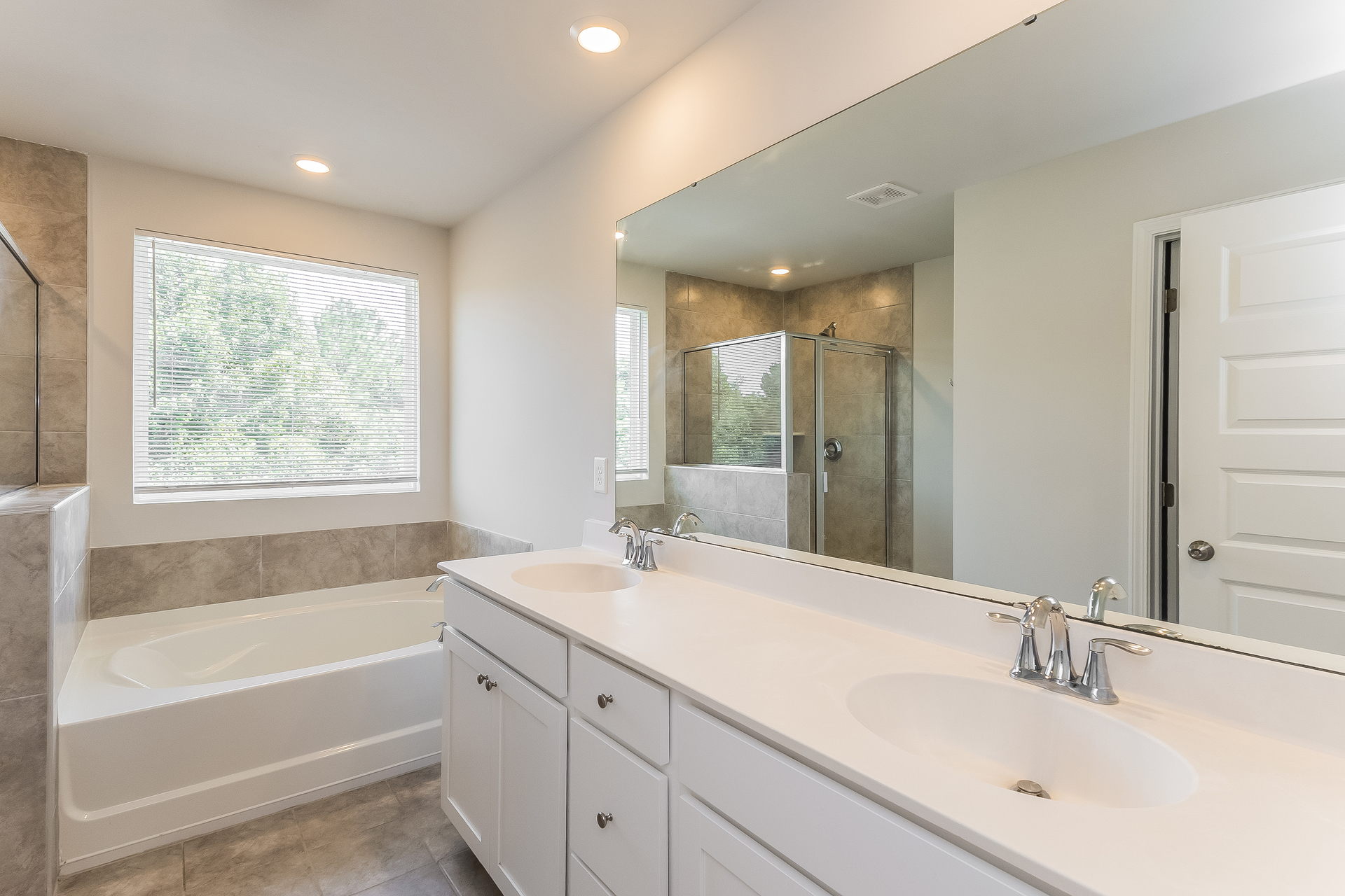 Photo 8 of 23 of 216 Red Bluff St, Summerville, SC