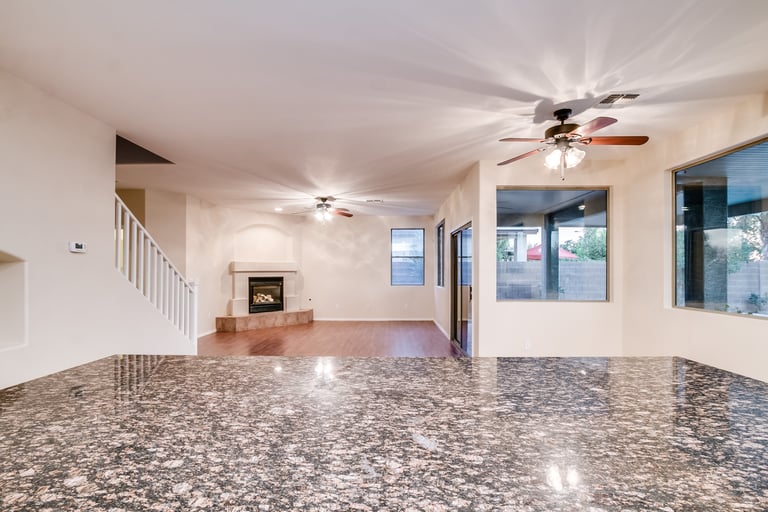 Photo 8 of 40 - 114 N 119th Dr, Avondale, AZ 85323