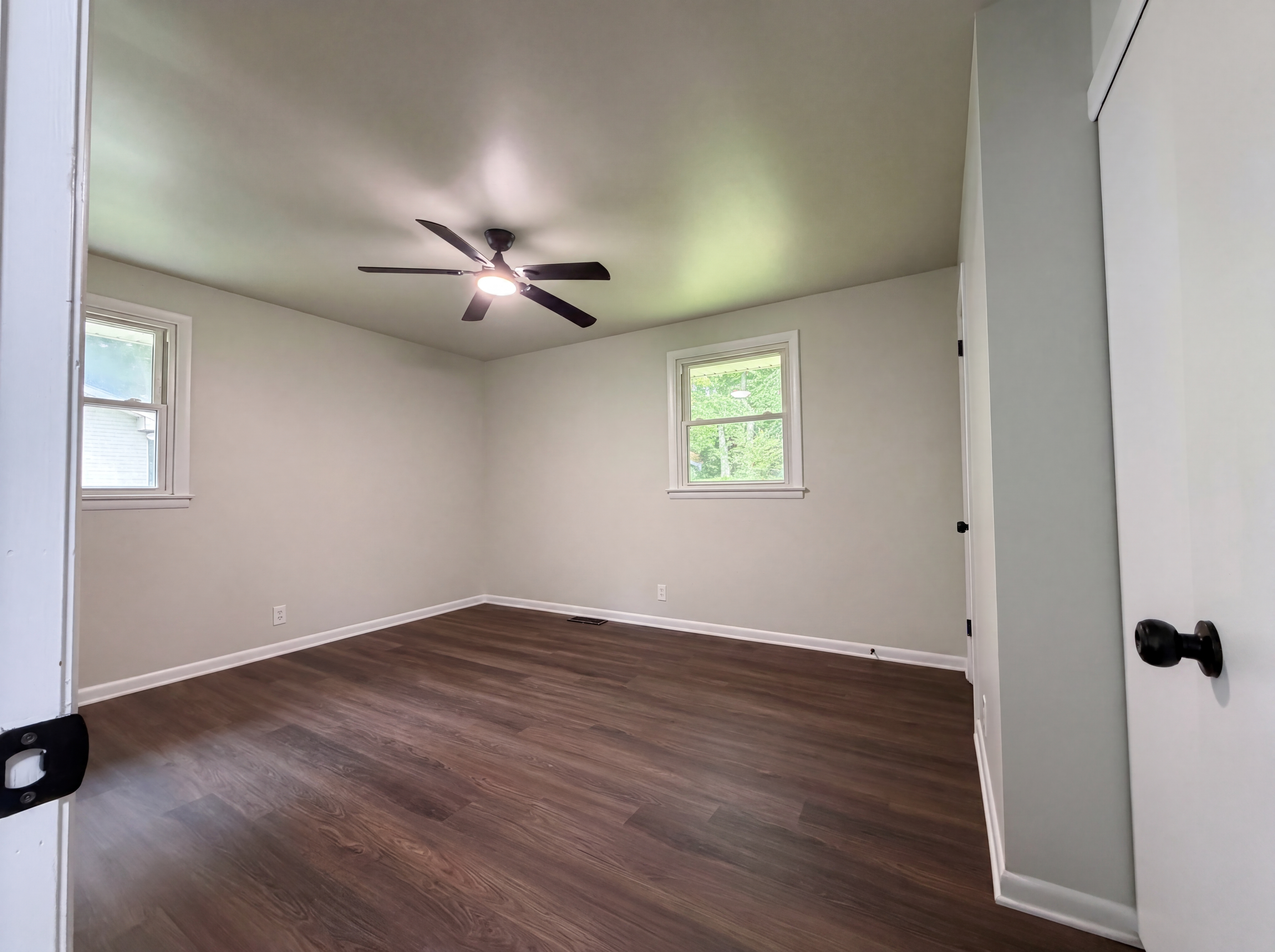 Photo 4 of 18 of 724 Woodmere Dr, Nashville, TN