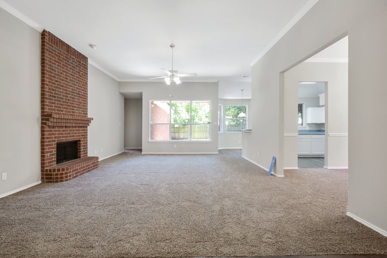 Photo 2 of 24 - 2825 Garden Oaks Pl, Grand Prairie, TX 75052