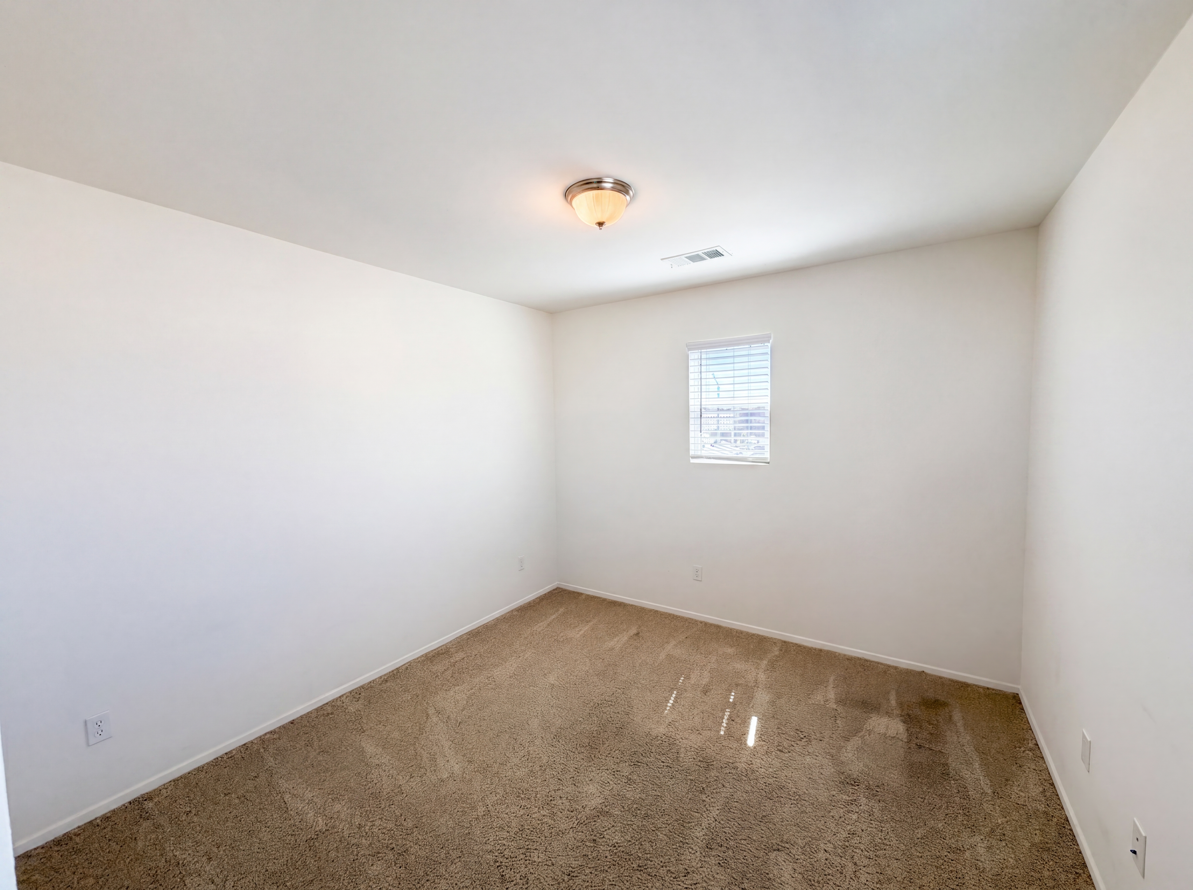 Photo 12 of 34 of 15110 Paseo Verde Pl, Victorville, CA