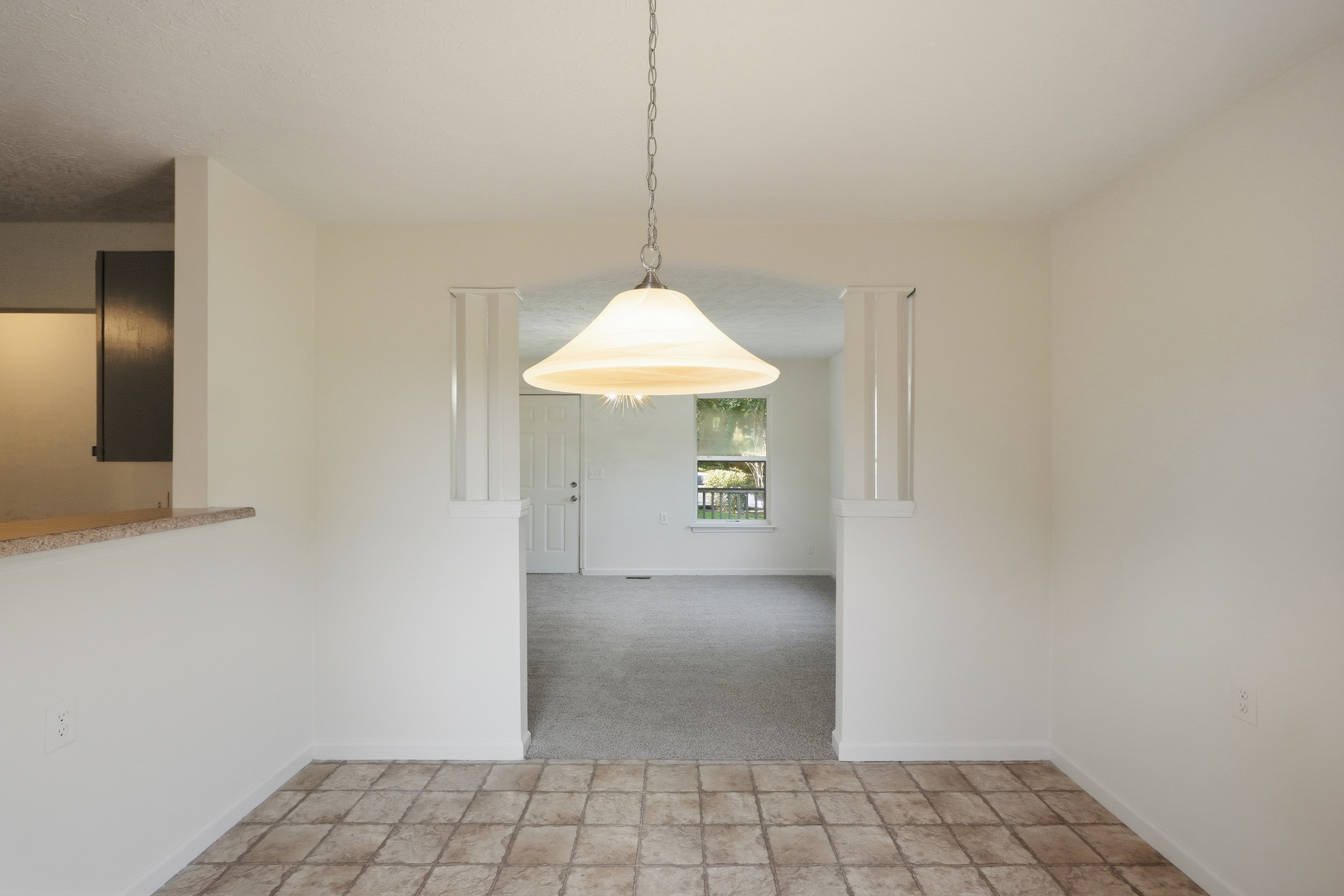Photo 7 of 14 of 1668 Oak Knoll Cir SE, Atlanta, GA