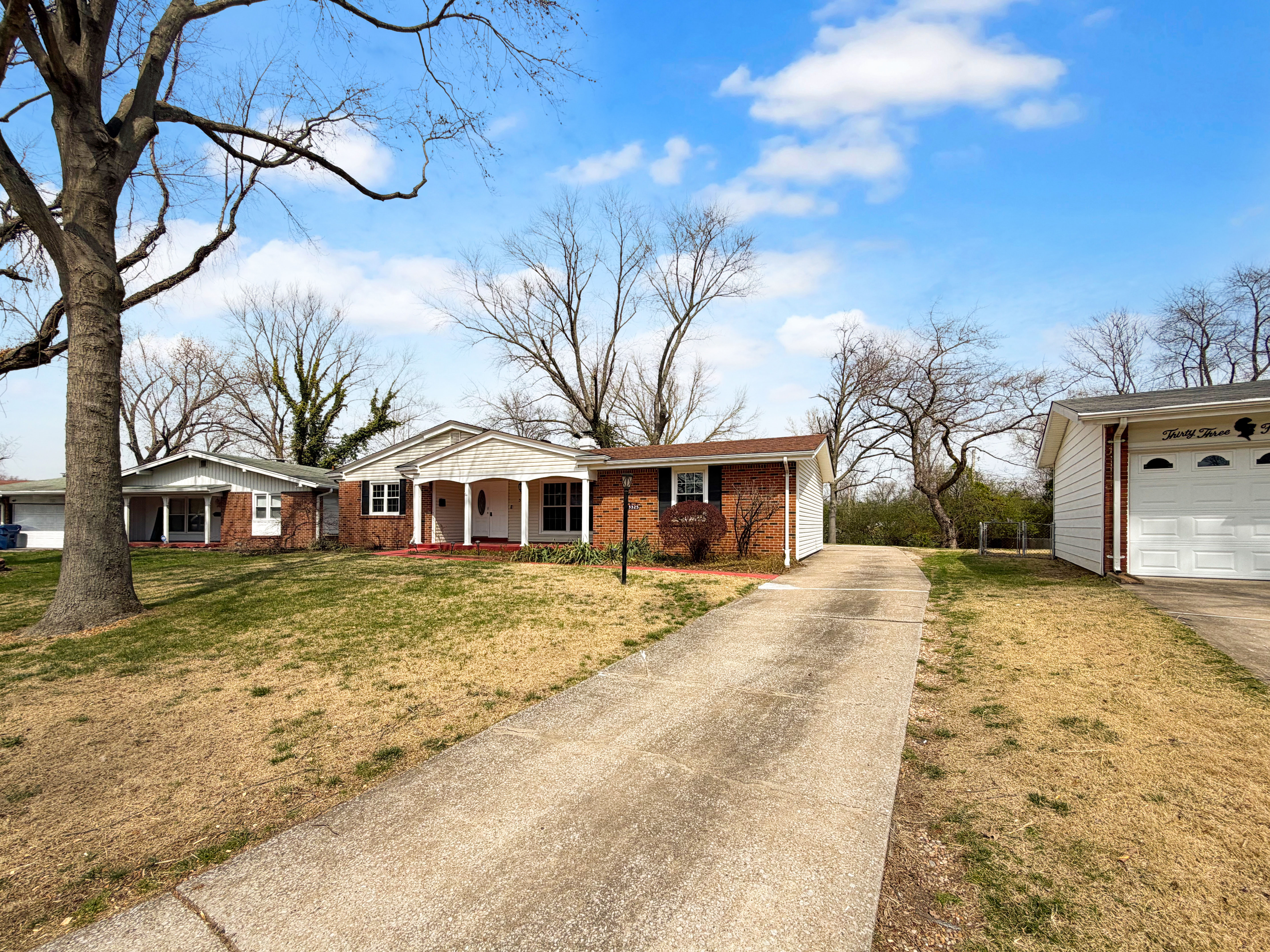 Photo 13 of 23 of 3325 Steed Dr, Florissant, MO
