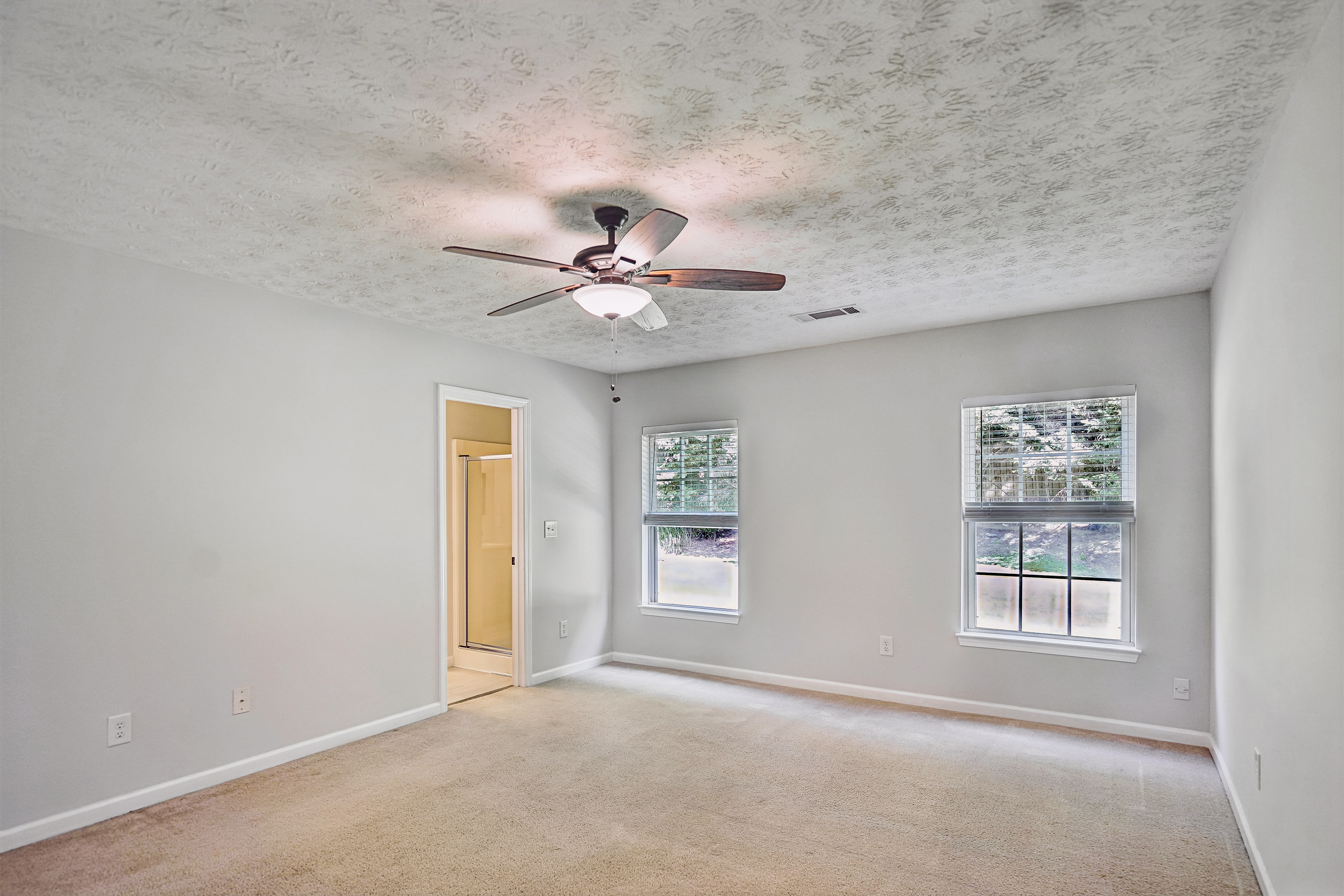 Photo 9 of 31 of 2213 Skylar Leigh Dr, Buford, GA