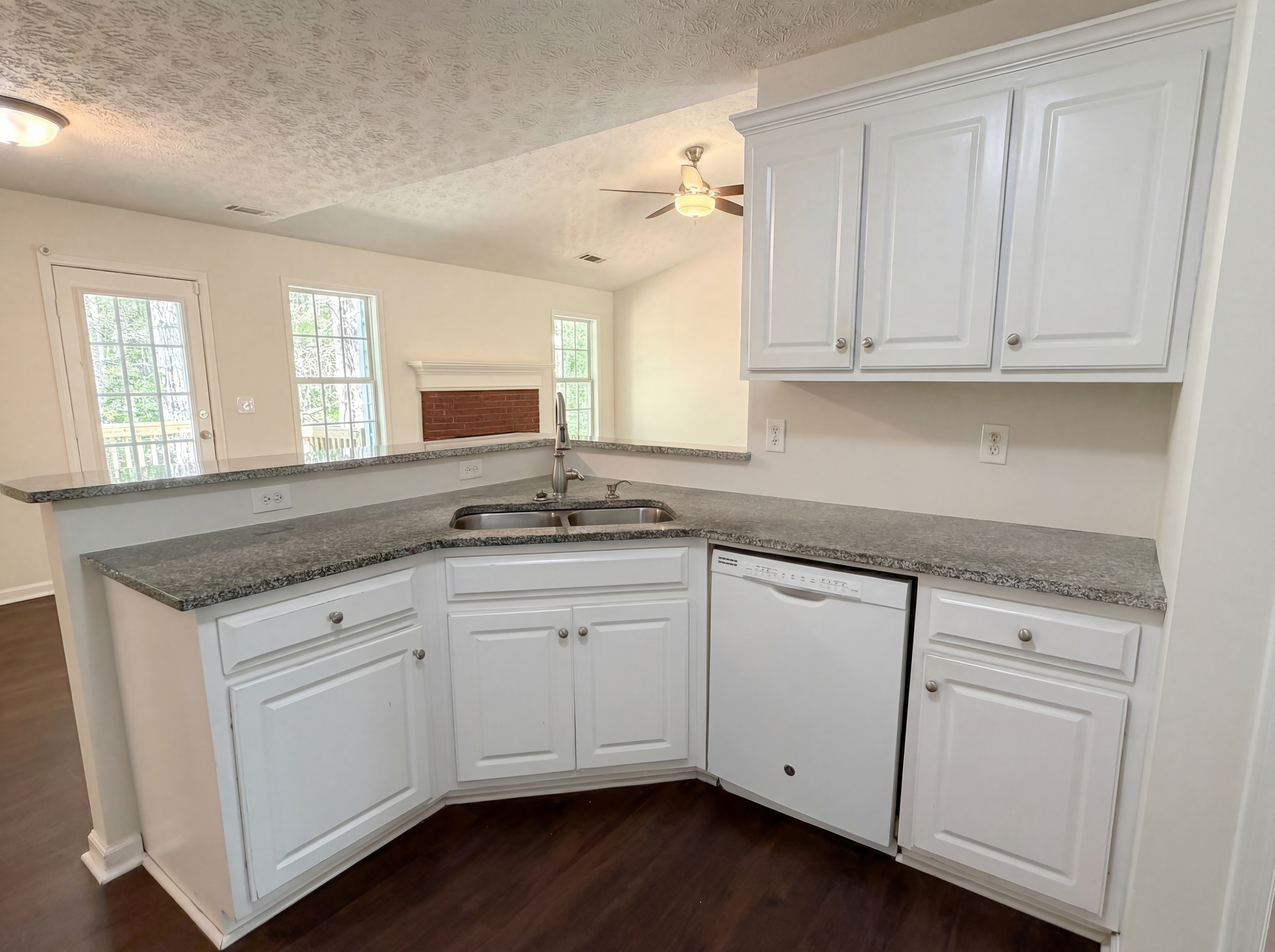 Photo 10 of 34 of 40 Cranbrook Ct, Covington, GA