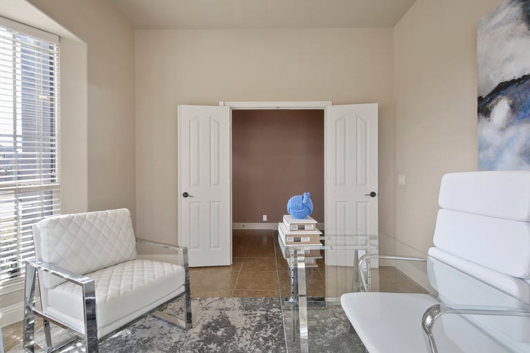 Photo 8 of 33 - 6605 Thistle Wood Dr, Midlothian, TX 76065