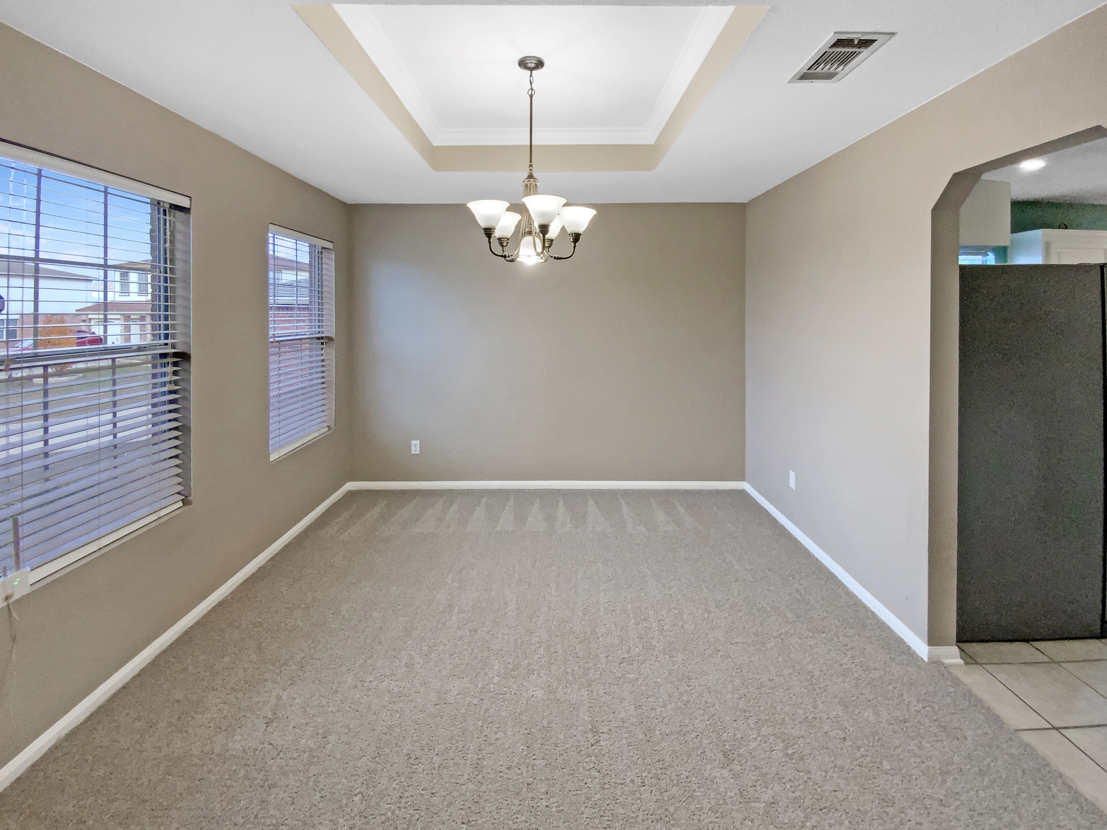 Photo 8 of 16 of 5202 Oster Dr, Killeen, TX