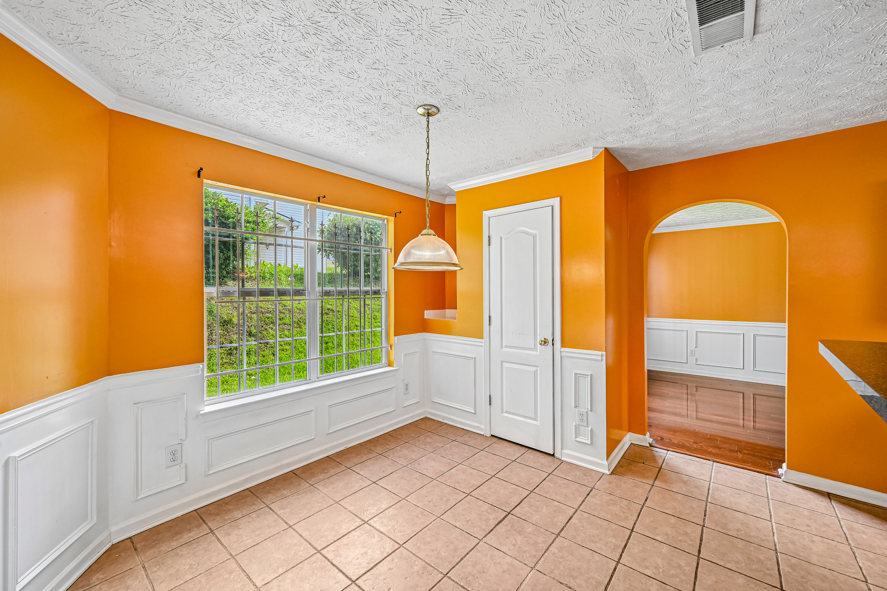 Photo 22 of 44 of 2083 Dylan Ct, Ellenwood, GA