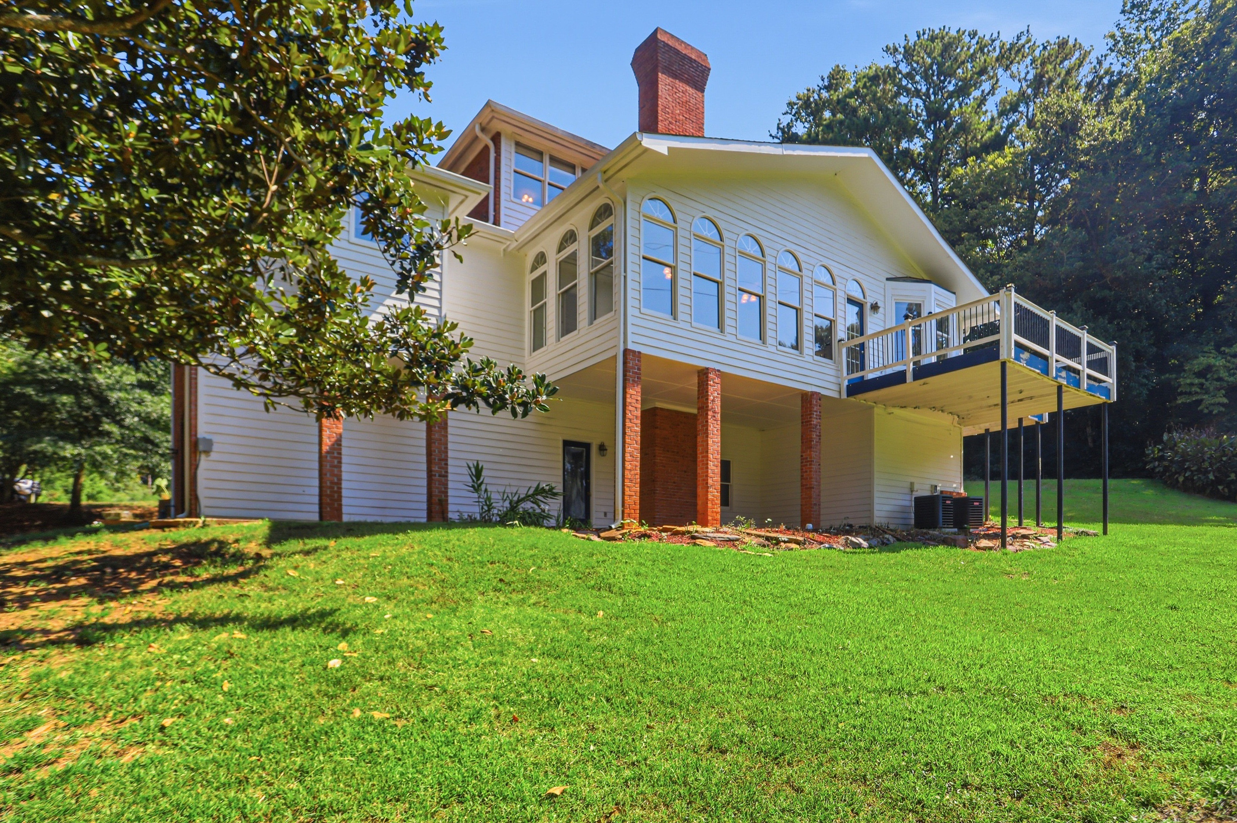 Photo 23 of 28 of 1102 Timber Glen Ct SW, Lilburn, GA