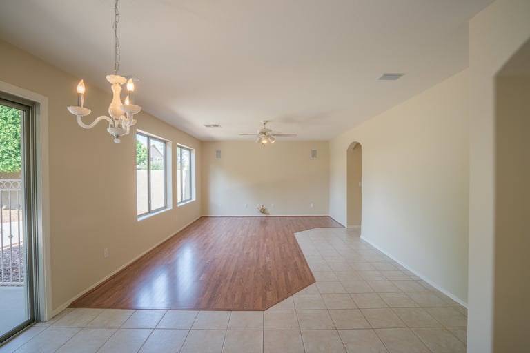 Photo 9 of 35 - 15926 W Monte Cristo Ave, Surprise, AZ 85374