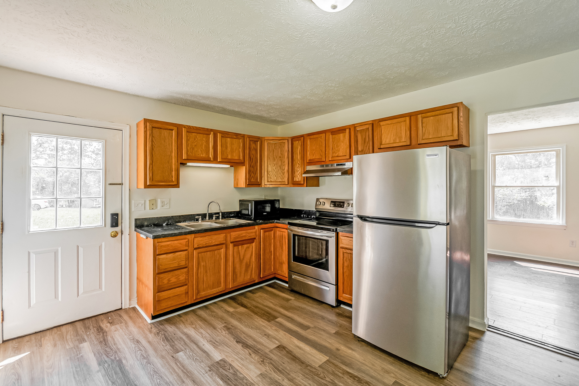 Photo 2 of 19 of 9577 Roys Ln, Culpeper, VA