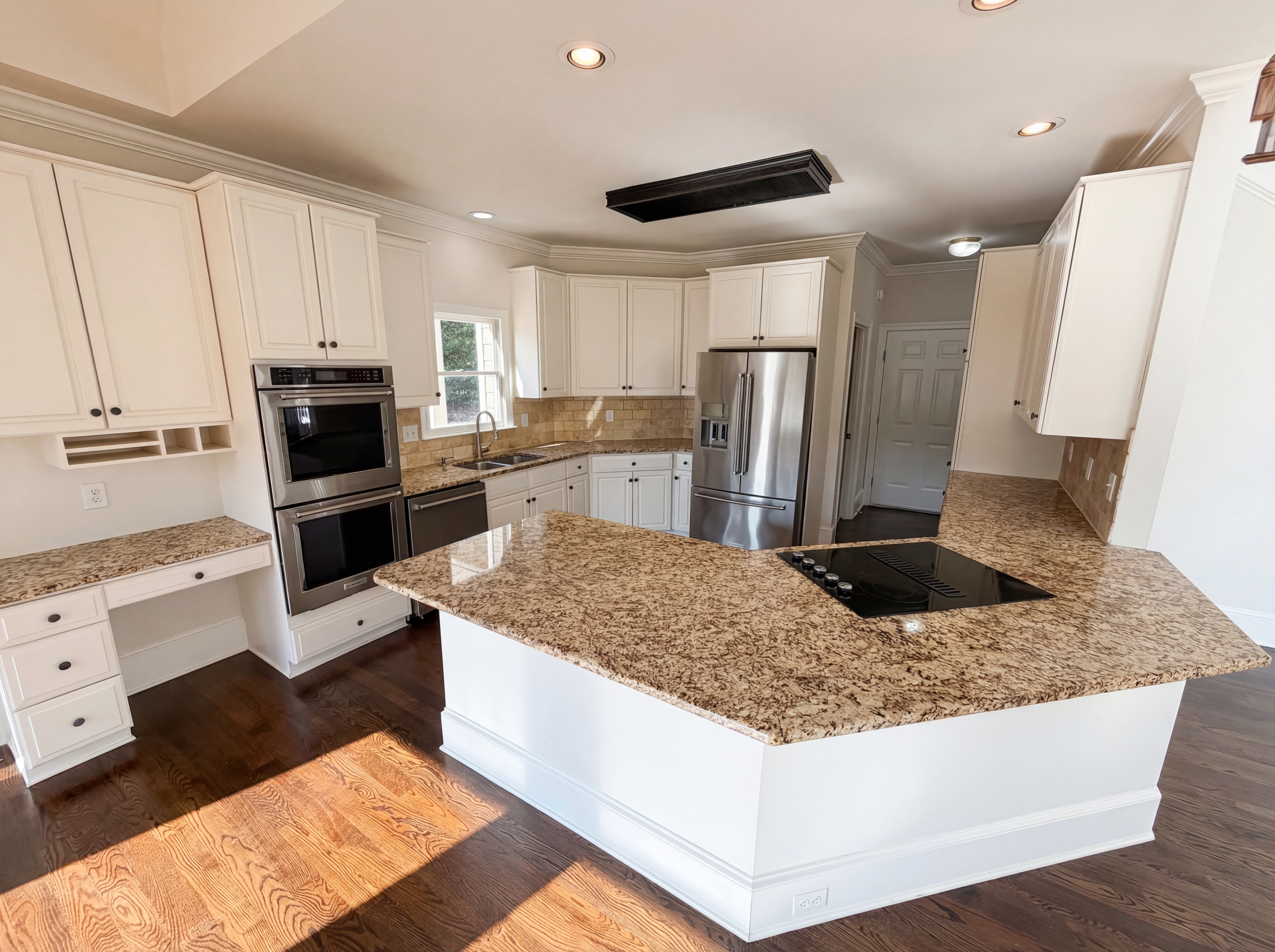 Photo 9 of 25 of 5011 Lake Holw, Douglasville, GA
