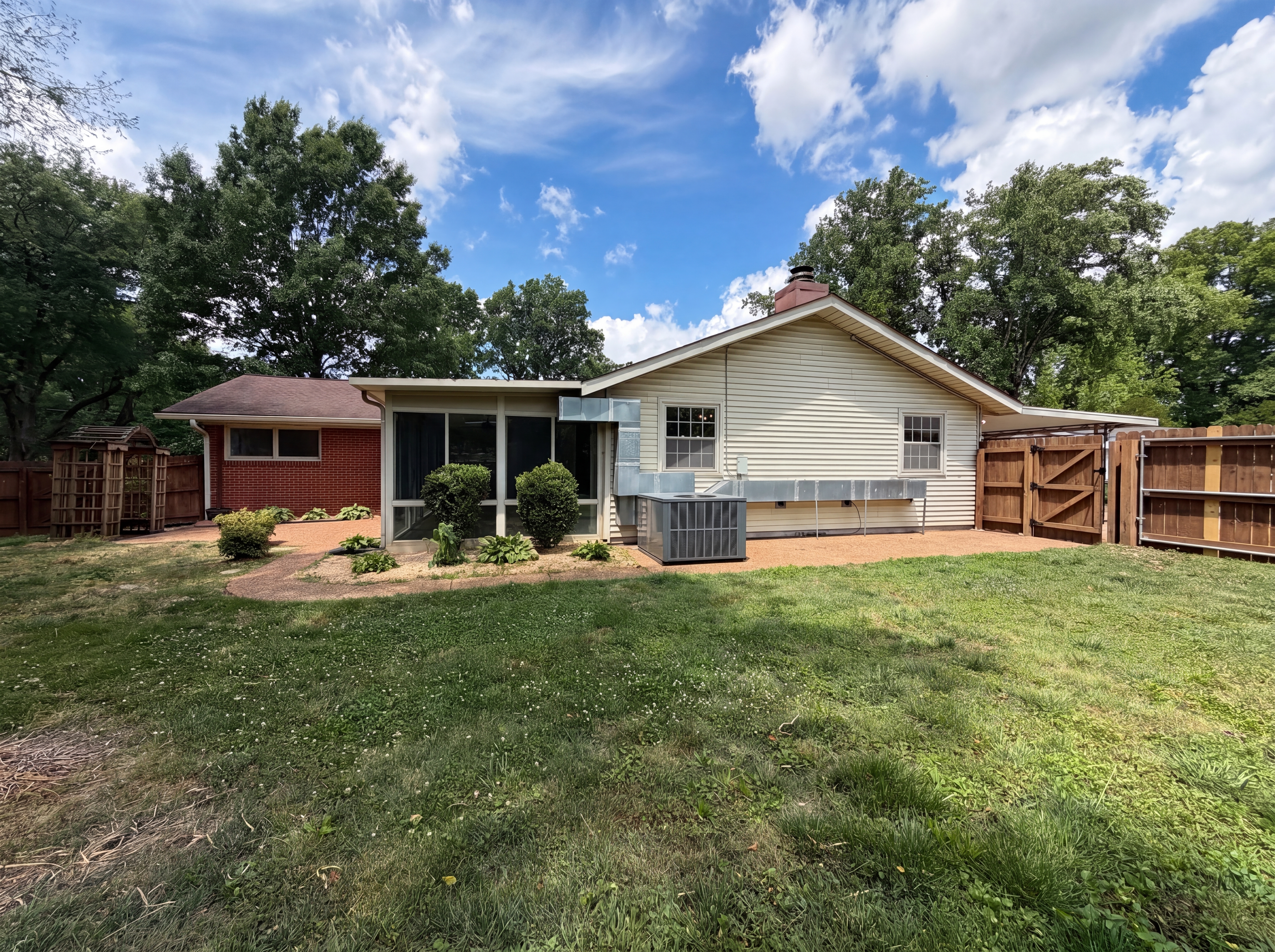 Photo 5 of 17 of 1119 Walton Dr, Murfreesboro, TN