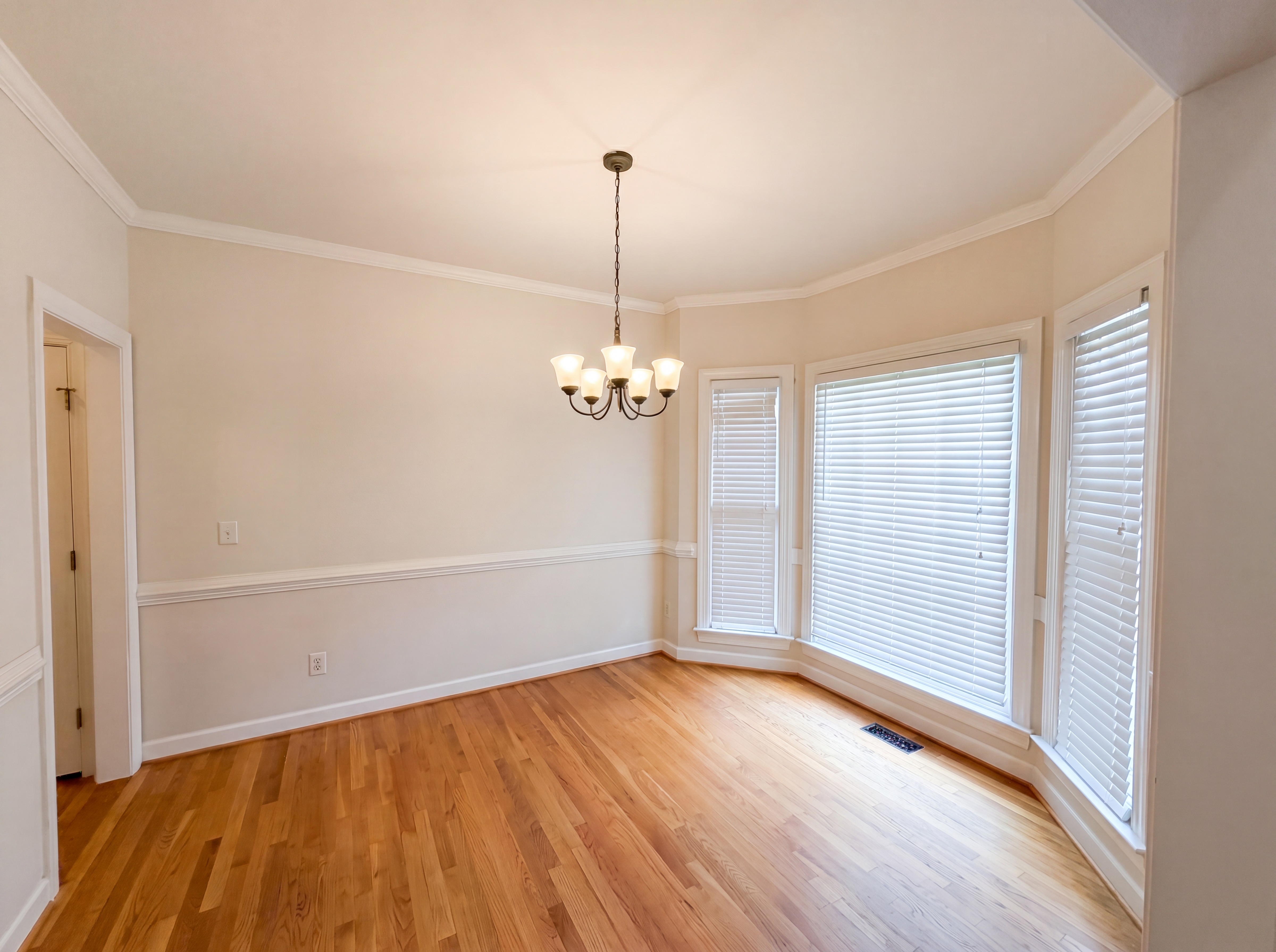 Photo 6 of 19 of 7301 Lakefall Dr, Wake Forest, NC