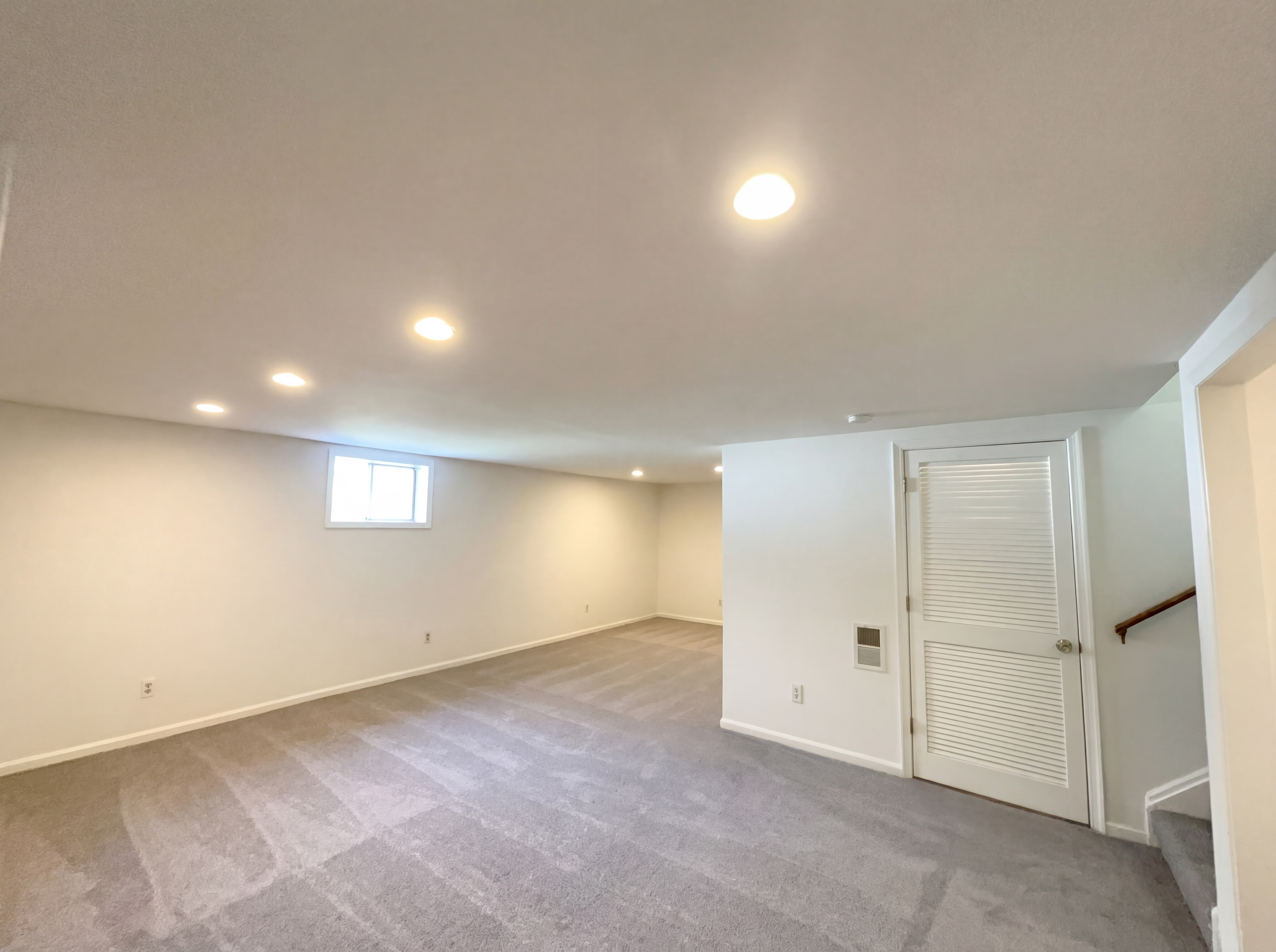 Photo 27 of 48 of 13907 Castle Ct, Chantilly, VA