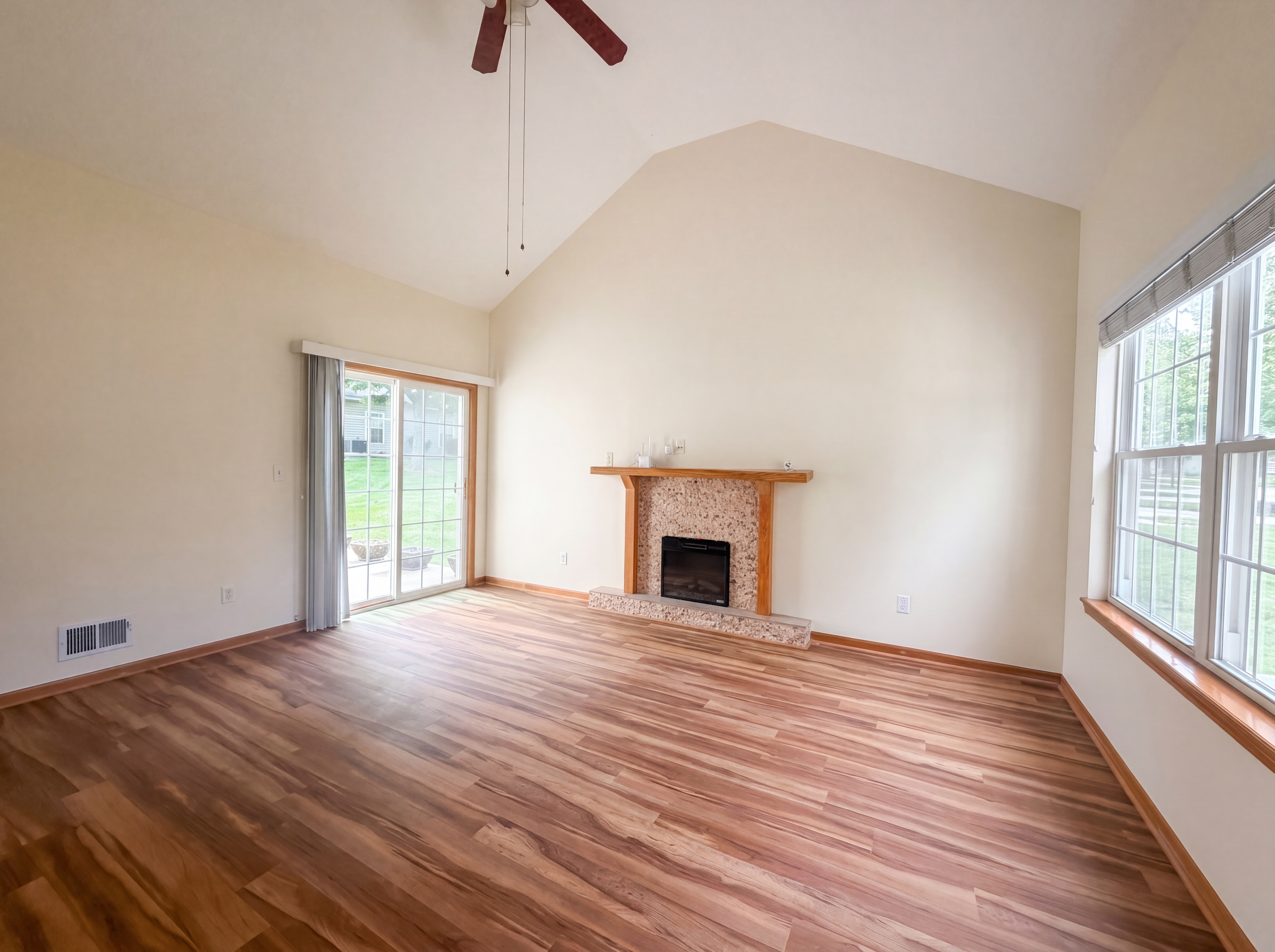 Photo 3 of 18 of 8331 Greely Ave, Kansas City, KS