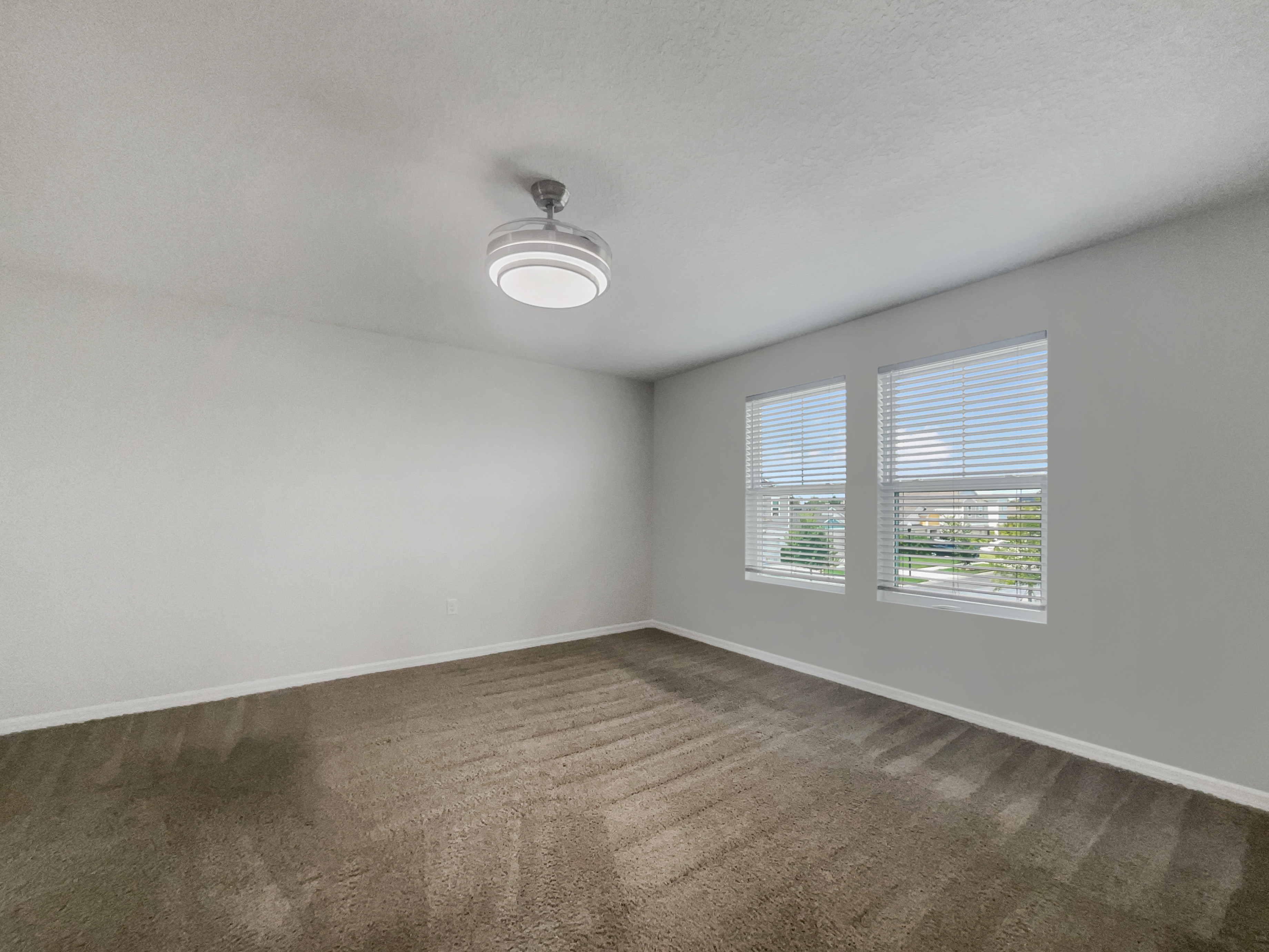Photo 5 of 32 of 13001 Upward Pl, Riverview, FL