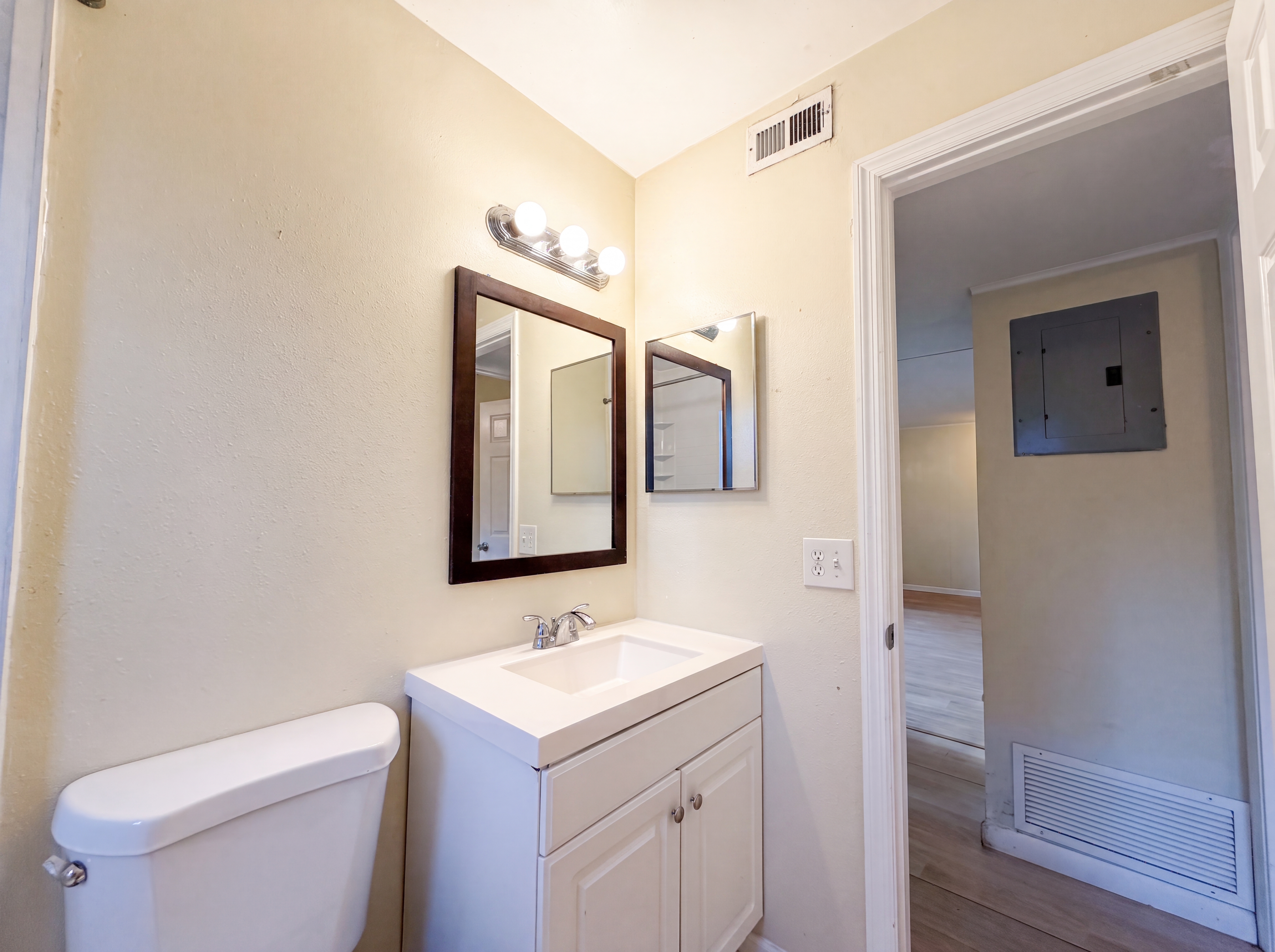 Photo 18 of 26 of 722 Virginia Ln, Apopka, FL