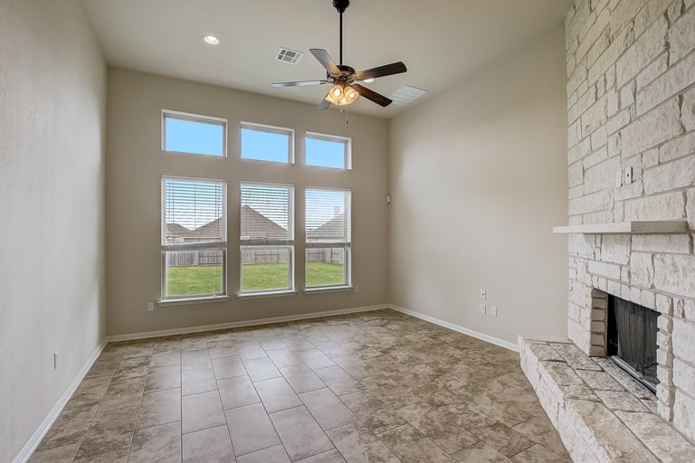 Photo 6 of 37 - 20409 Great Egret Ln, Pflugerville, TX 78660