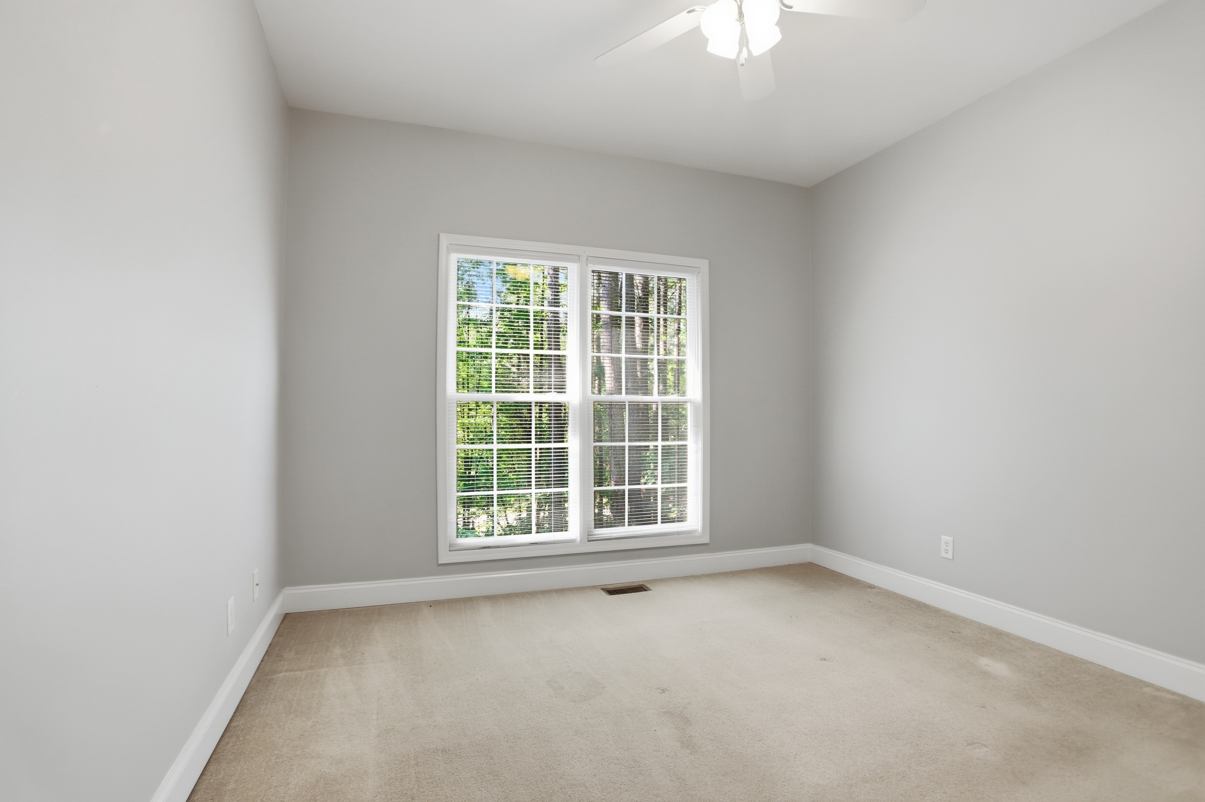 Photo 19 of 34 of 940 Cider Ridge Ct, Clarkesville, GA